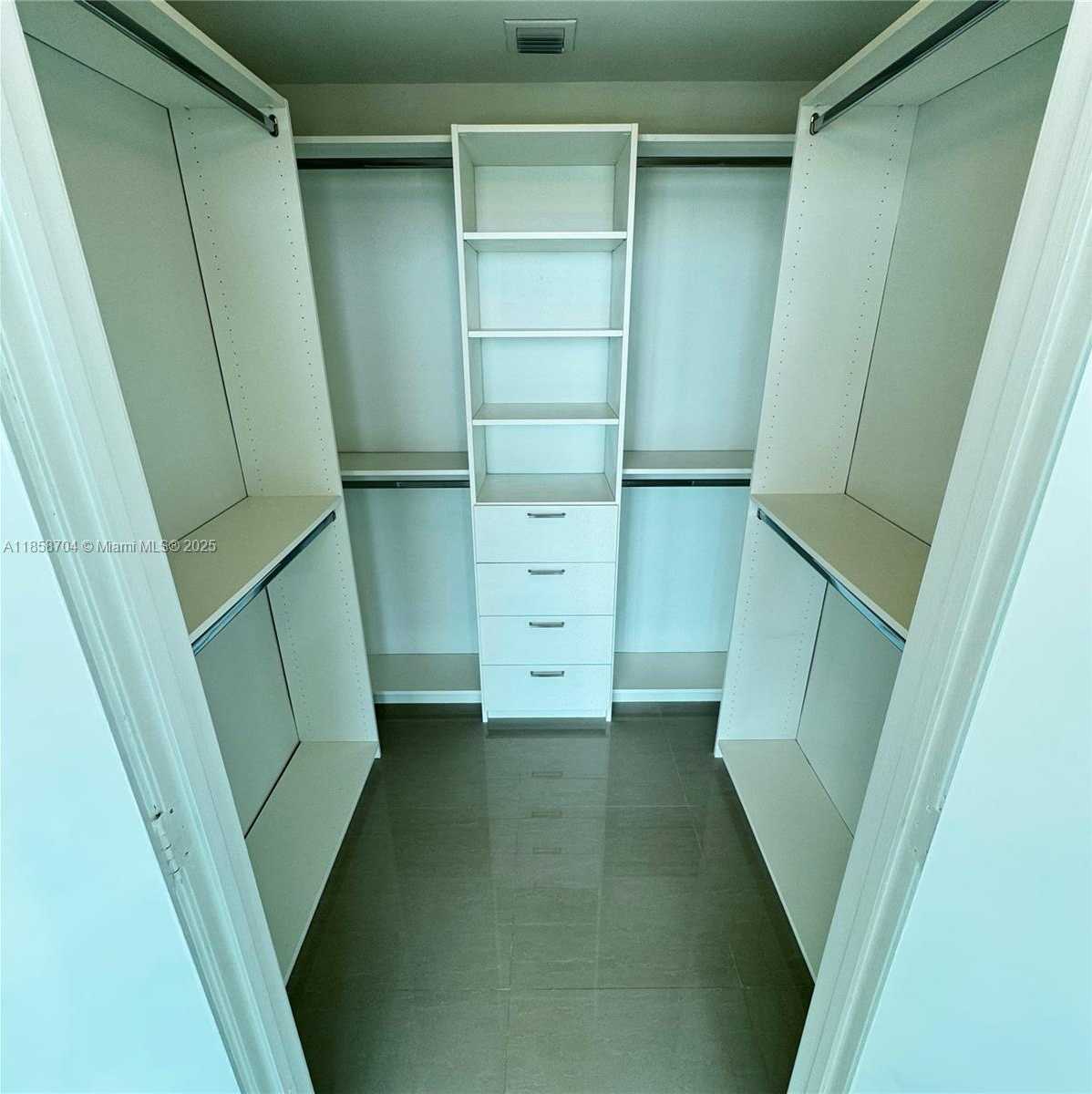 Small Image of 888 BISCAYNE BLVD #2012, Miami Number 11