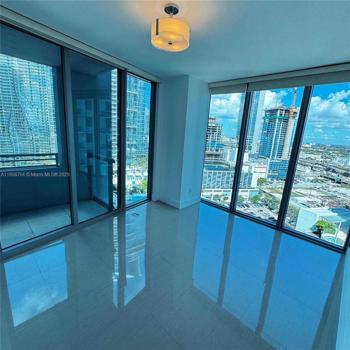 Small Image of 888 BISCAYNE BLVD #2012, Miami Number 17