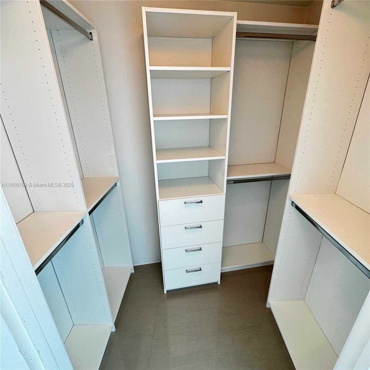 Small Image of 888 BISCAYNE BLVD #2012, Miami Number 18