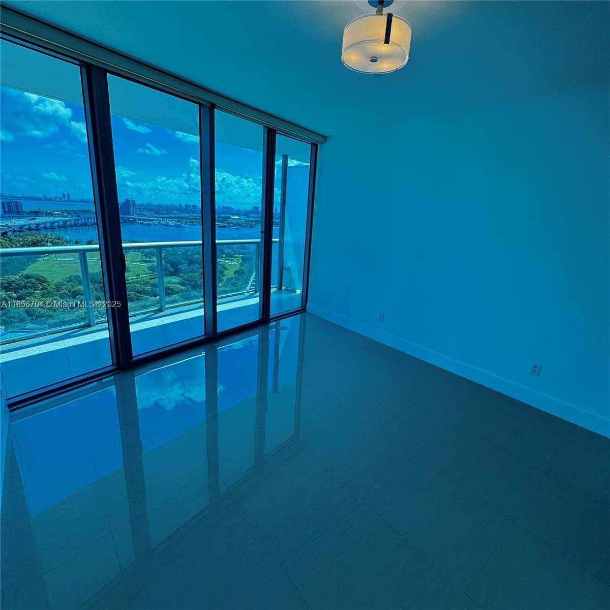 Small Image of 888 BISCAYNE BLVD #2012, Miami Number 9