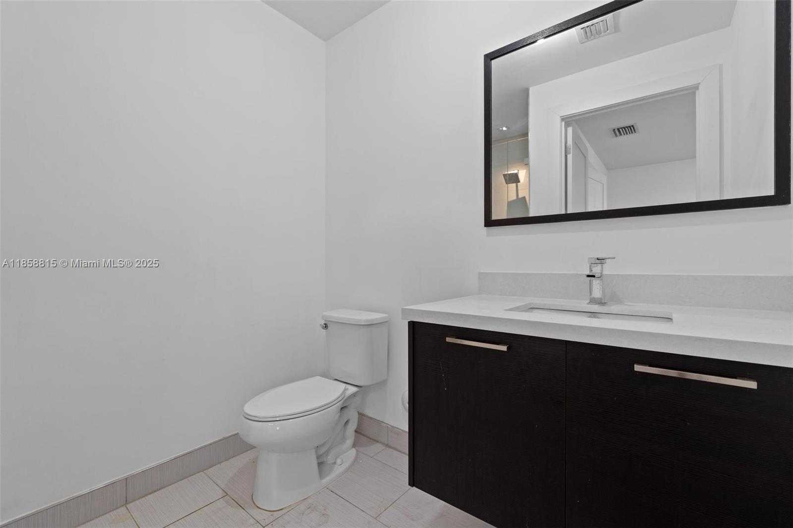 Small Image of 9161 NW 33rd St, Doral, FL 33172, USA Number 19