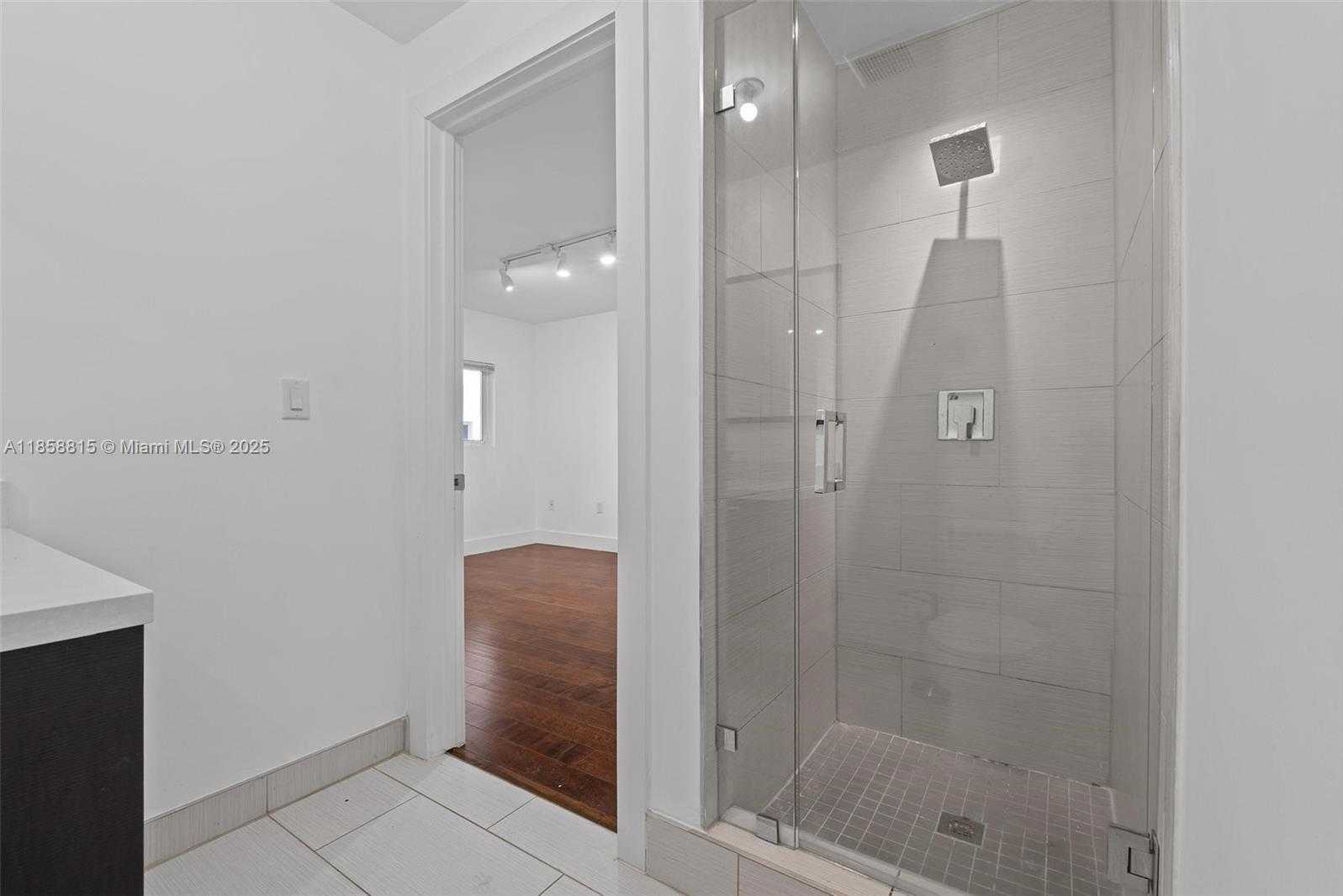 Small Image of 9161 NW 33rd St, Doral, FL 33172, USA Number 20