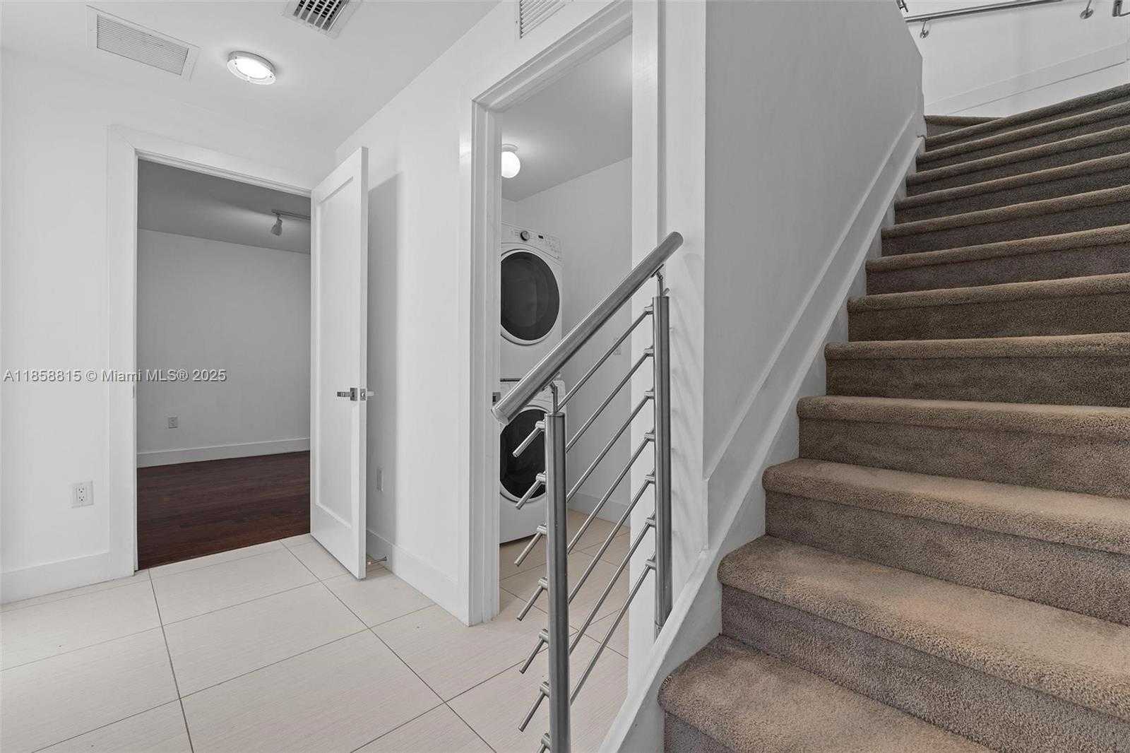 Small Image of 9161 NW 33rd St, Doral, FL 33172, USA Number 21