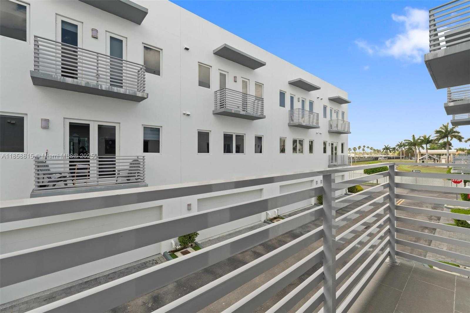Small Image of 9161 NW 33rd St, Doral, FL 33172, USA Number 32
