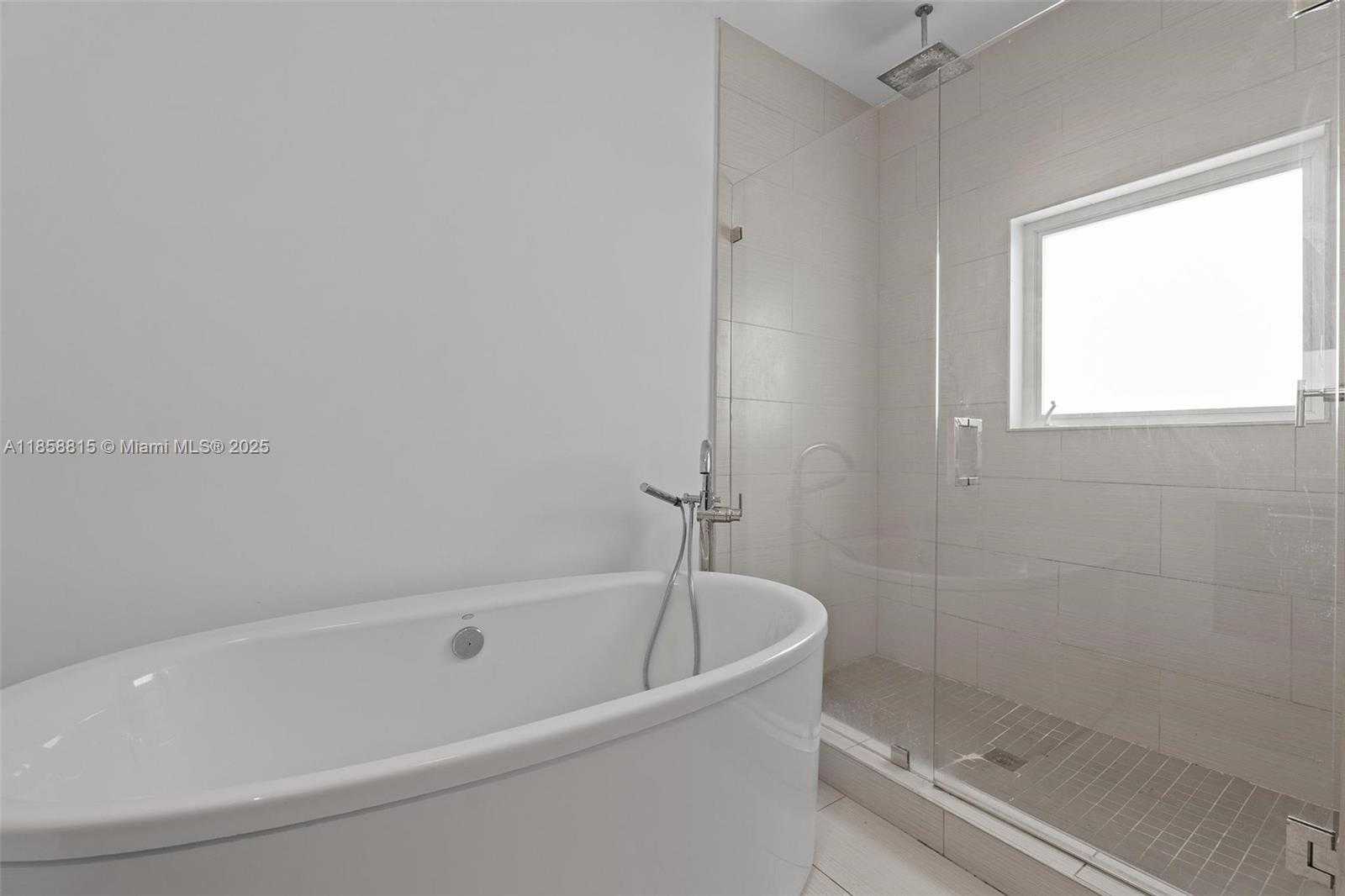 Small Image of 9161 NW 33rd St, Doral, FL 33172, USA Number 39