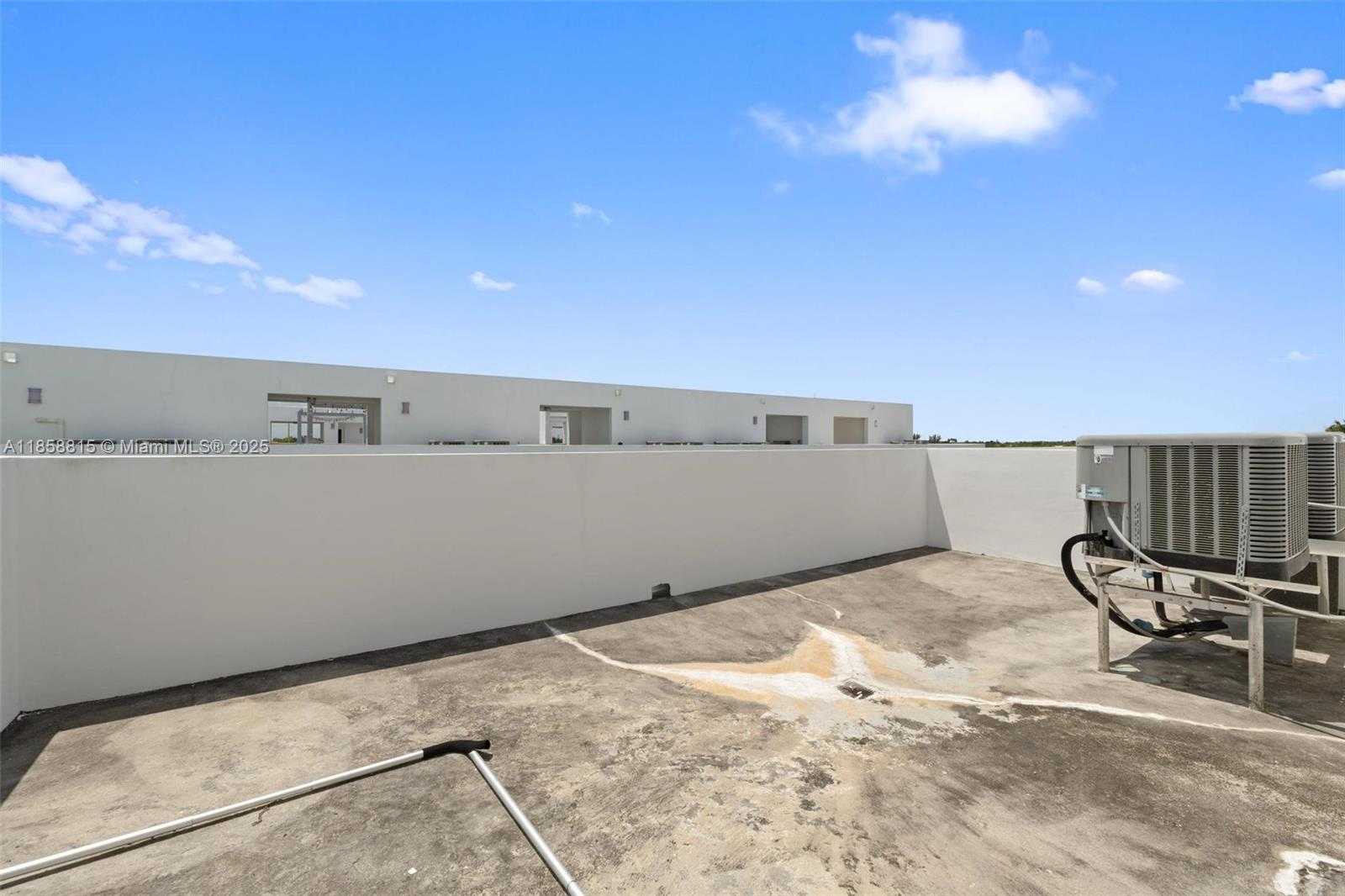 Small Image of 9161 NW 33rd St, Doral, FL 33172, USA Number 51
