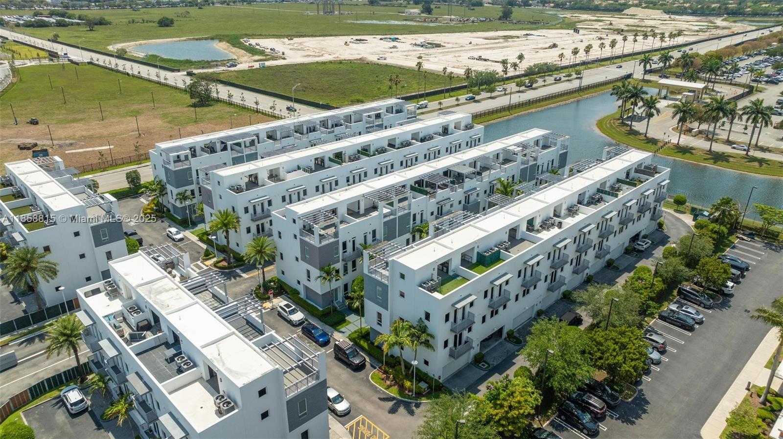 Small Image of 9161 NW 33rd St, Doral, FL 33172, USA Number 60