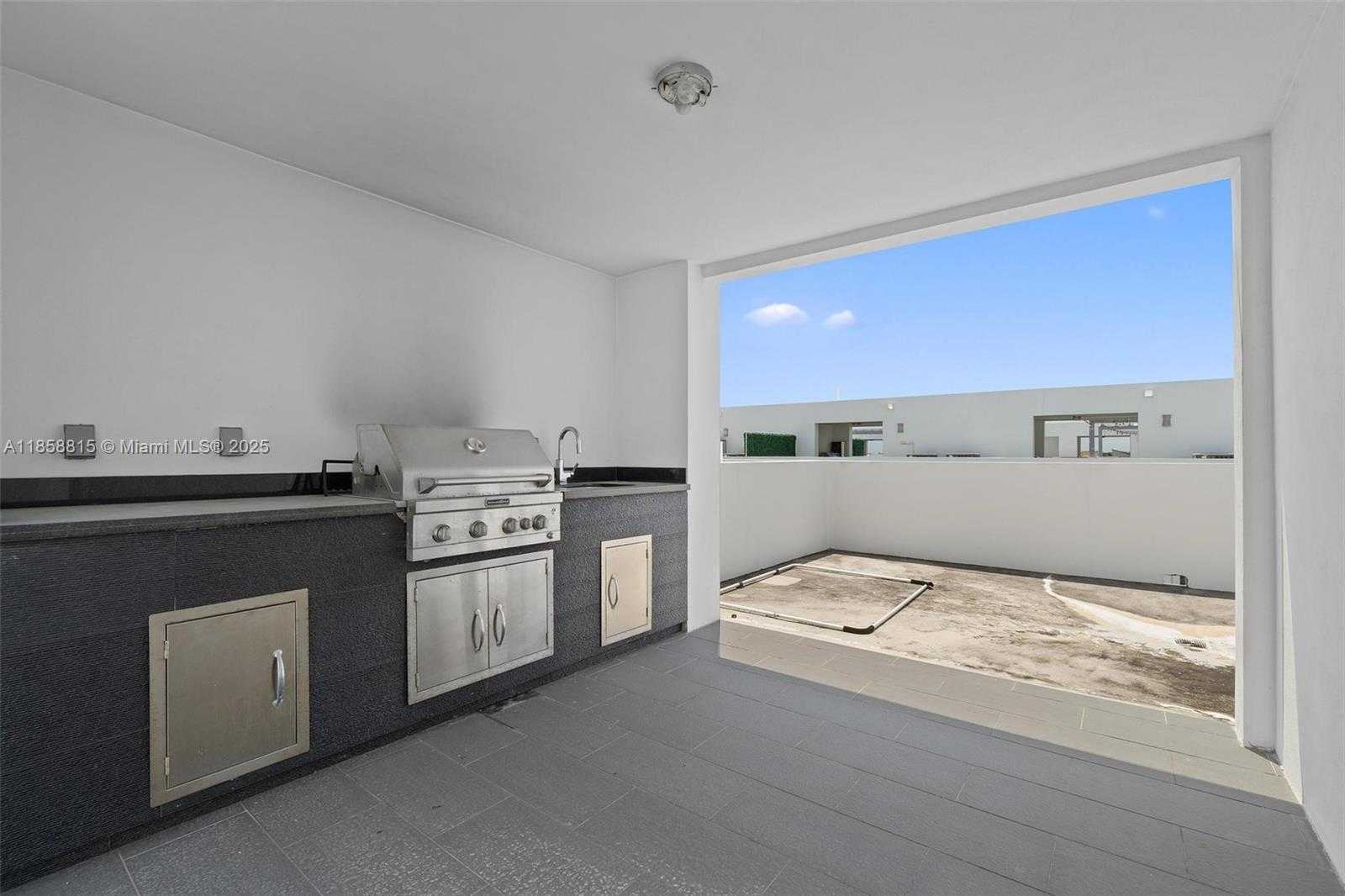 Small Image of 9161 NW 33rd St, Doral, FL 33172, USA Number 7