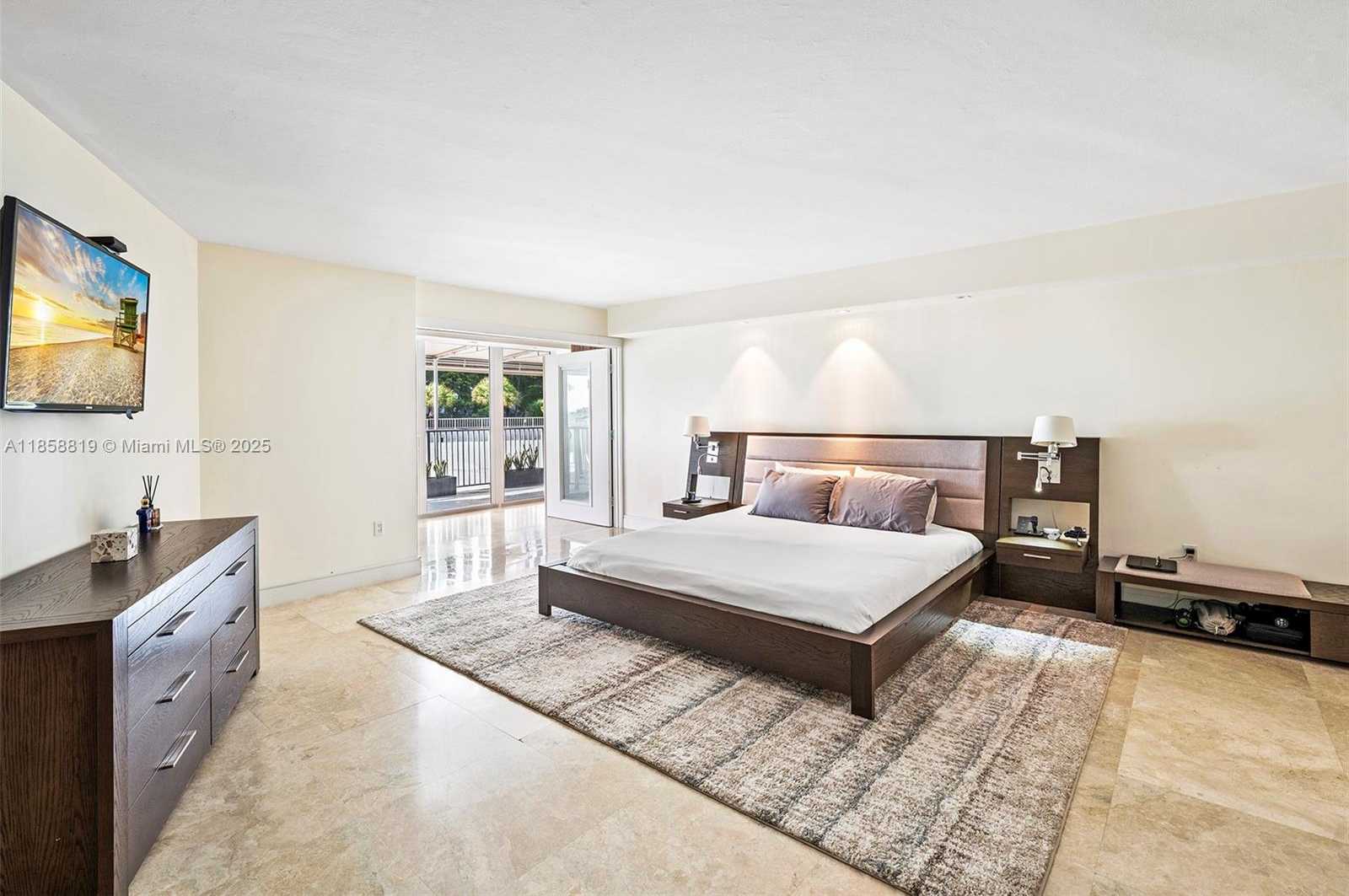 Small Image of 600 GRAPETREE DR #3BS, Key Biscayne Number 15