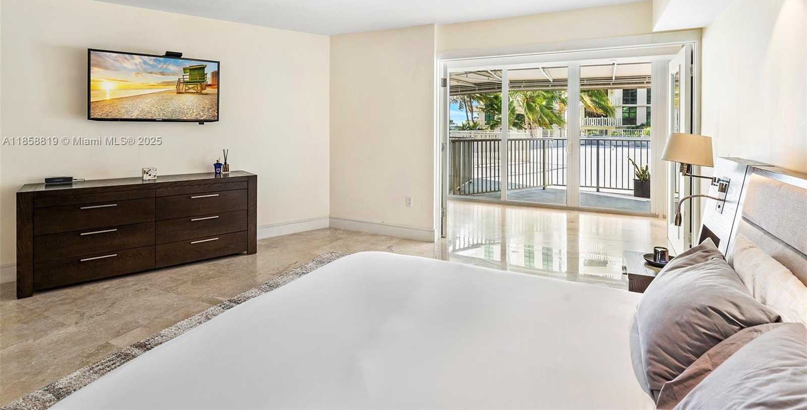 Small Image of 600 GRAPETREE DR #3BS, Key Biscayne Number 18