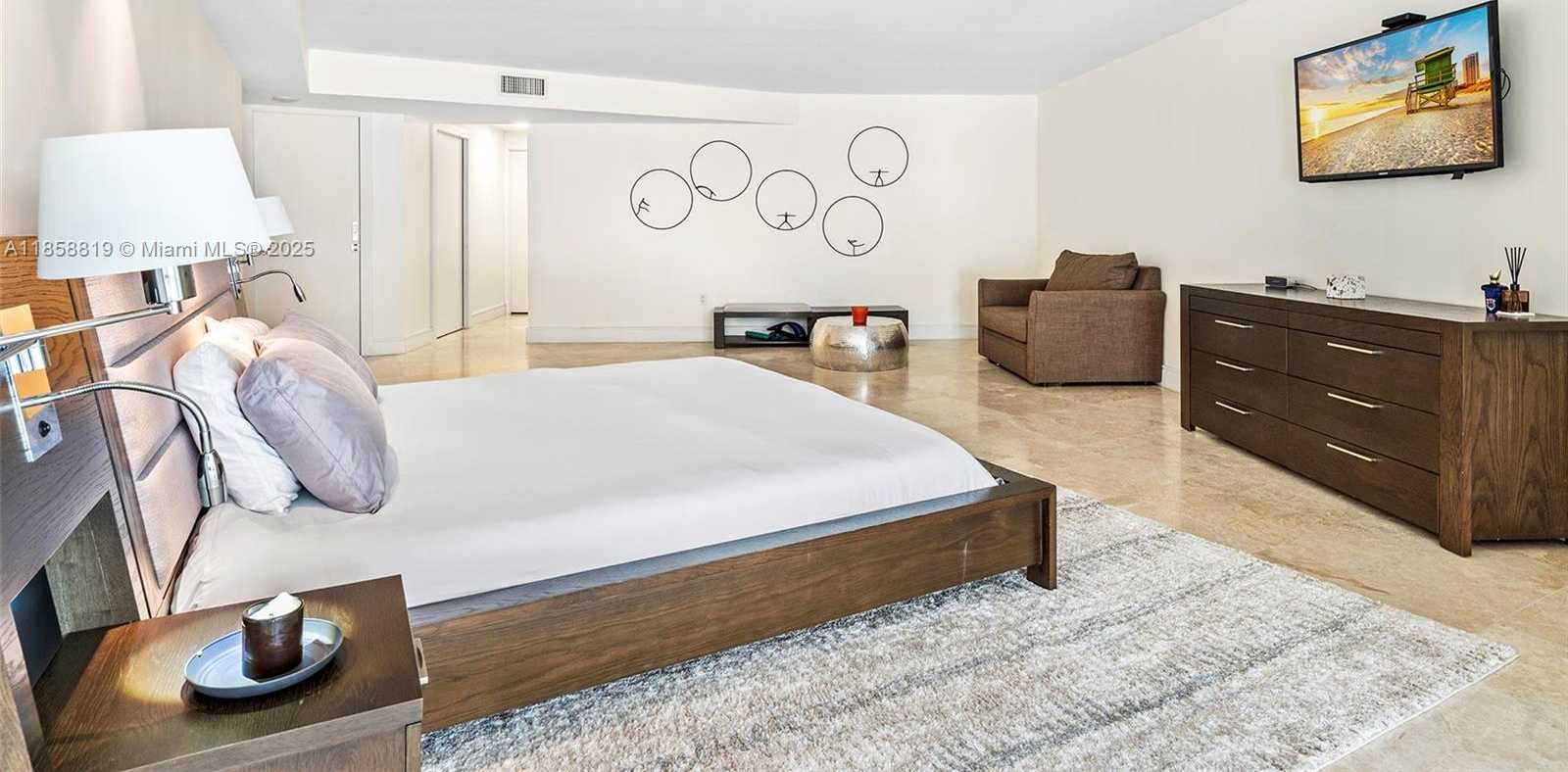 Small Image of 600 GRAPETREE DR #3BS, Key Biscayne Number 19