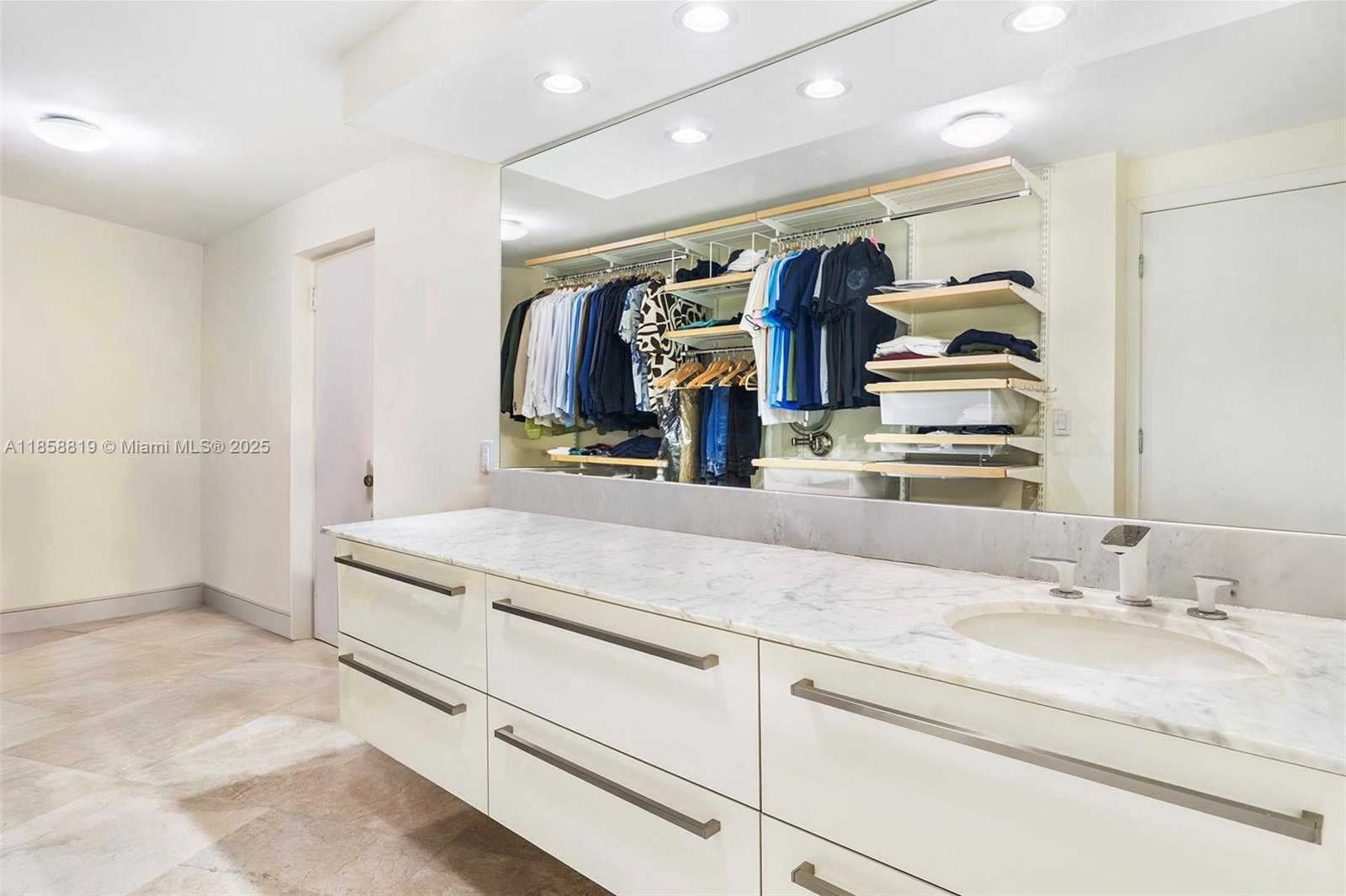 Small Image of 600 GRAPETREE DR #3BS, Key Biscayne Number 22