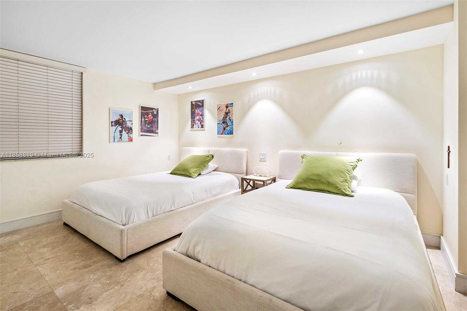 Small Image of 600 GRAPETREE DR #3BS, Key Biscayne Number 25