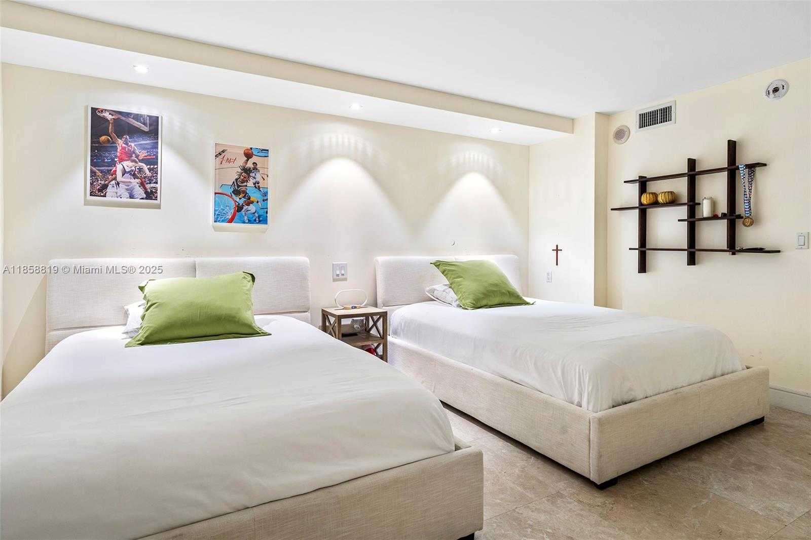Small Image of 600 GRAPETREE DR #3BS, Key Biscayne Number 26