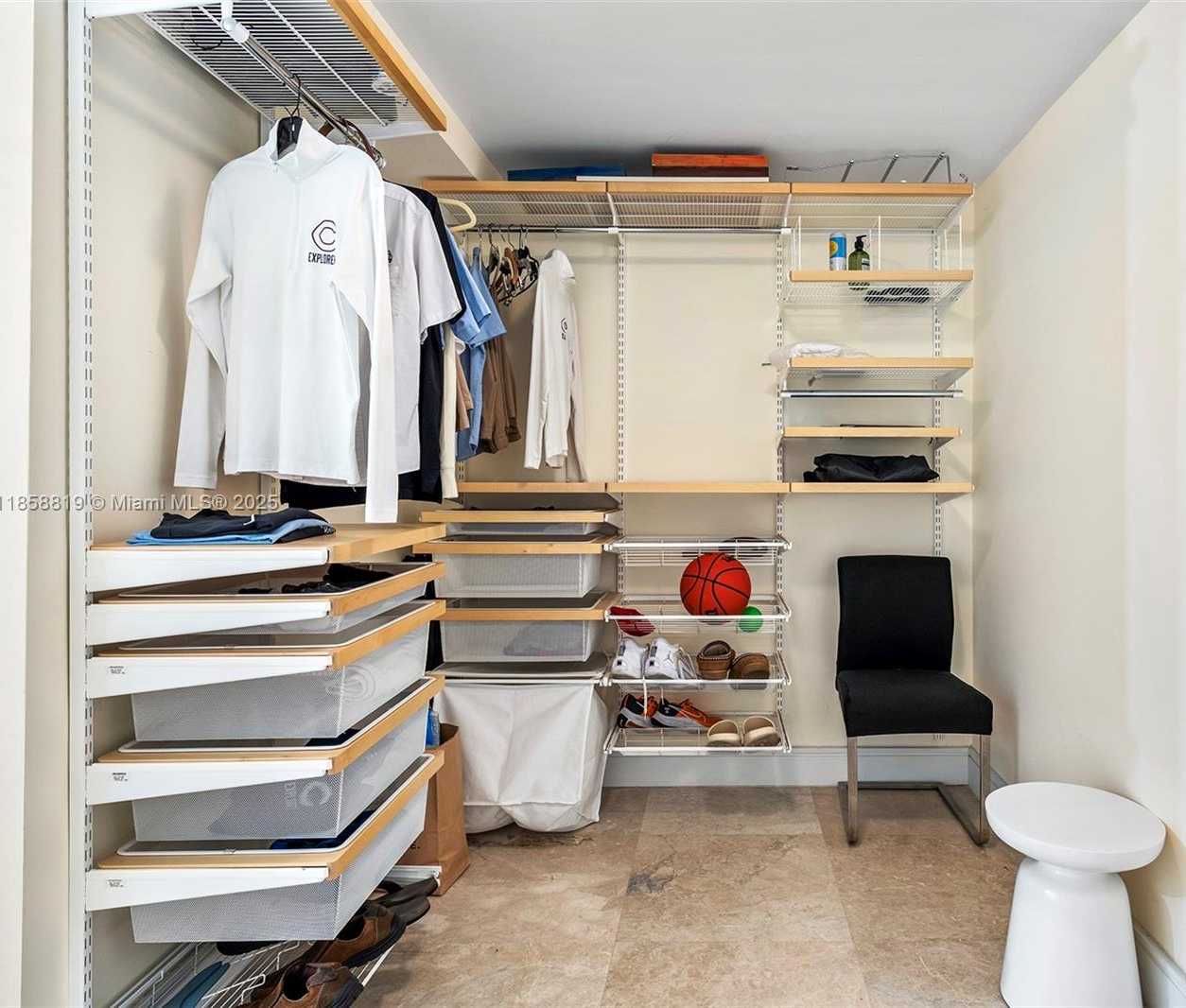 Small Image of 600 GRAPETREE DR #3BS, Key Biscayne Number 28