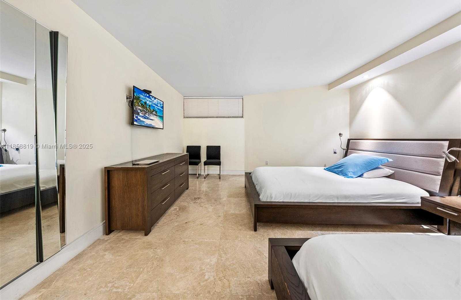 Small Image of 600 GRAPETREE DR #3BS, Key Biscayne Number 31