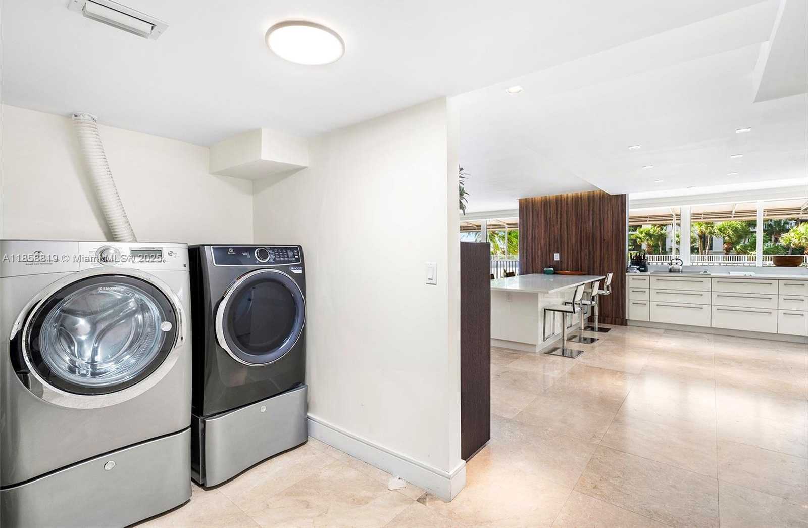 Small Image of 600 GRAPETREE DR #3BS, Key Biscayne Number 39