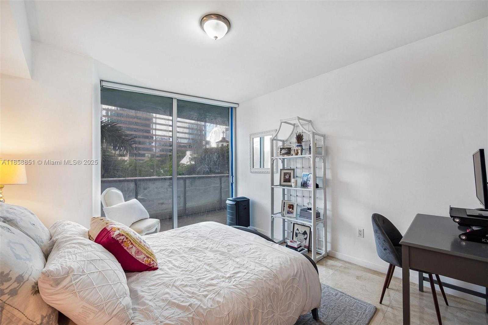 Small Image of 495 BRICKELL AVE #411, Miami Number 11