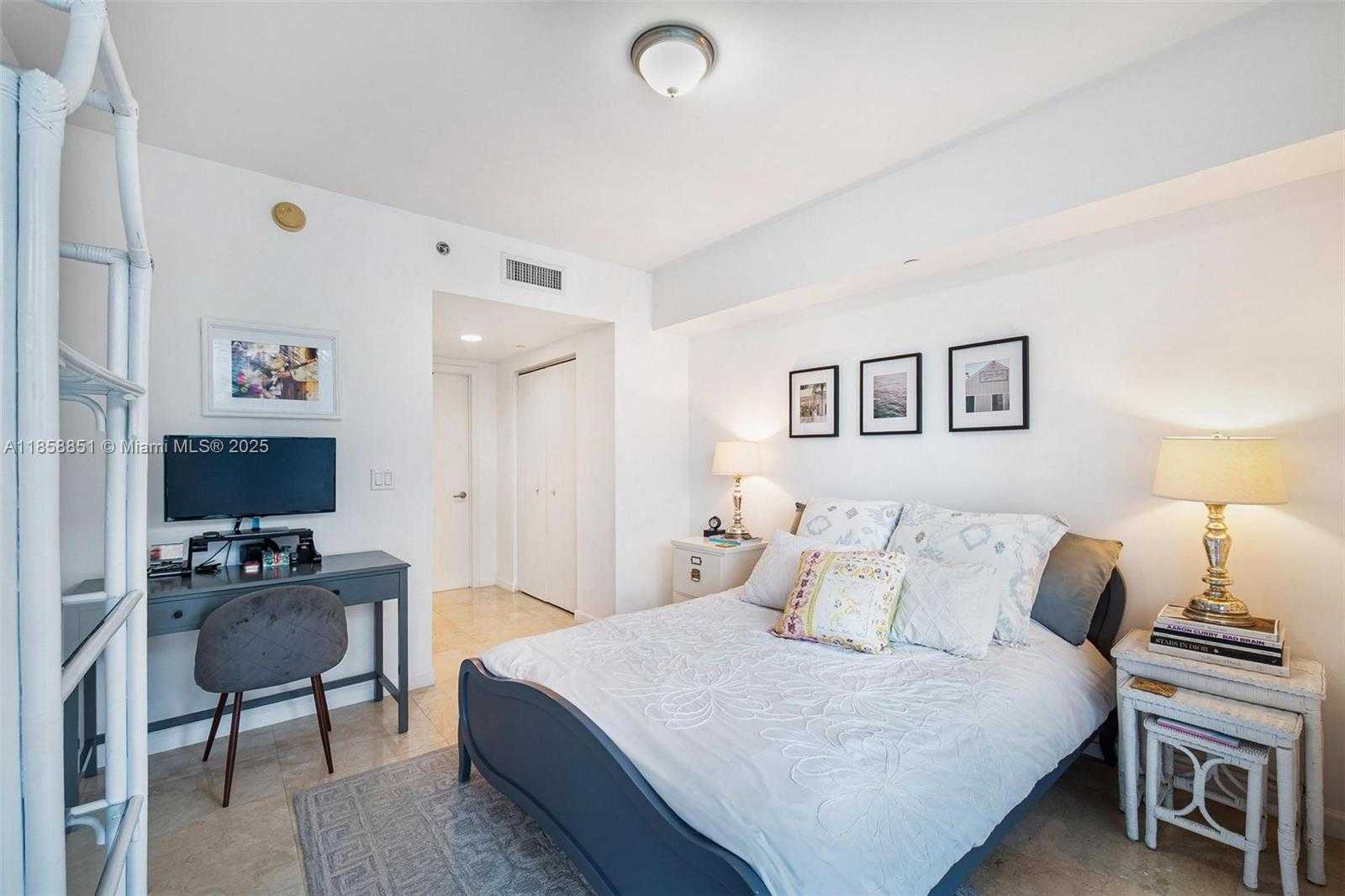 Small Image of 495 BRICKELL AVE #411, Miami Number 12