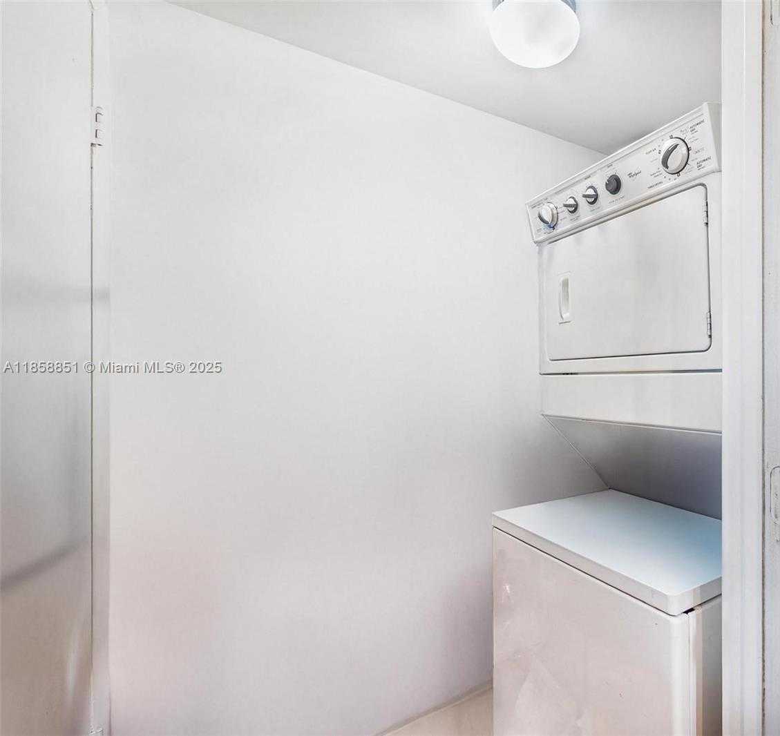 Small Image of 495 BRICKELL AVE #411, Miami Number 13