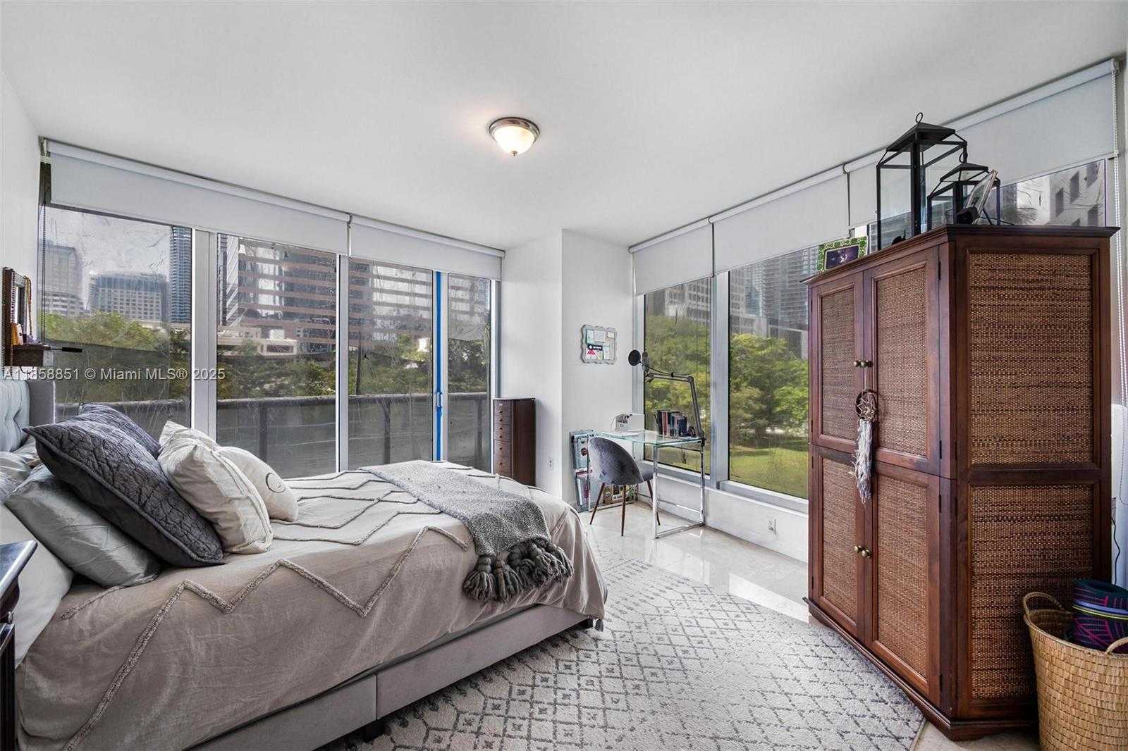 Small Image of 495 BRICKELL AVE #411, Miami Number 14