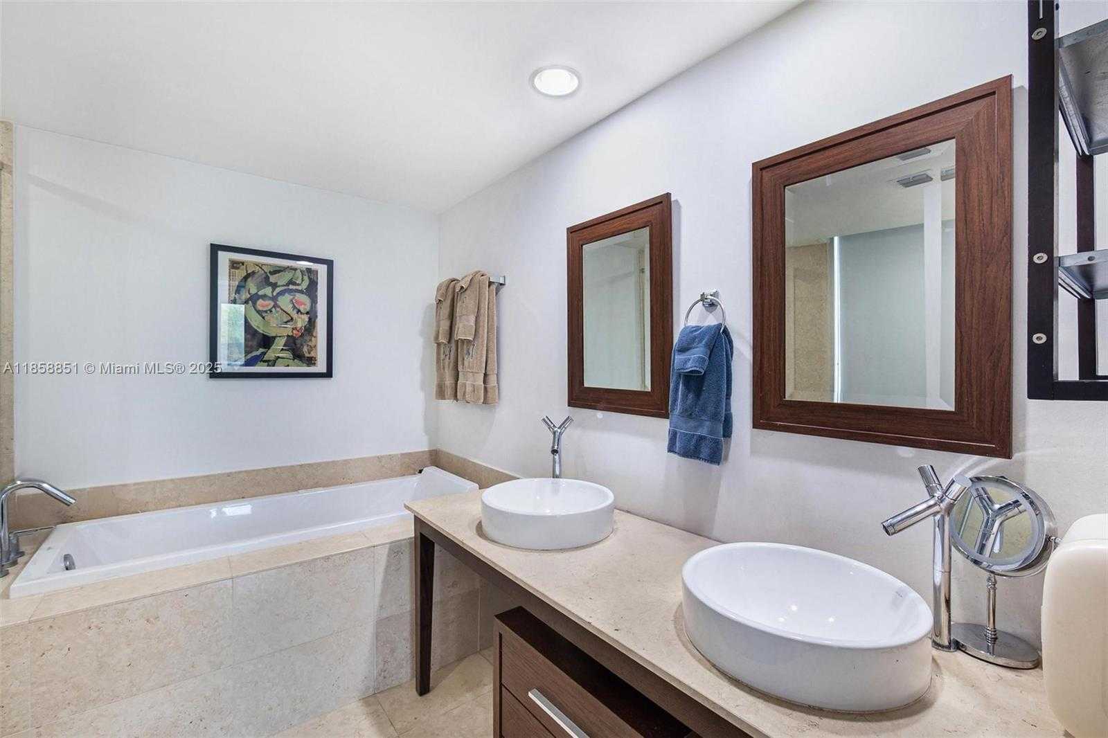 Small Image of 495 BRICKELL AVE #411, Miami Number 18