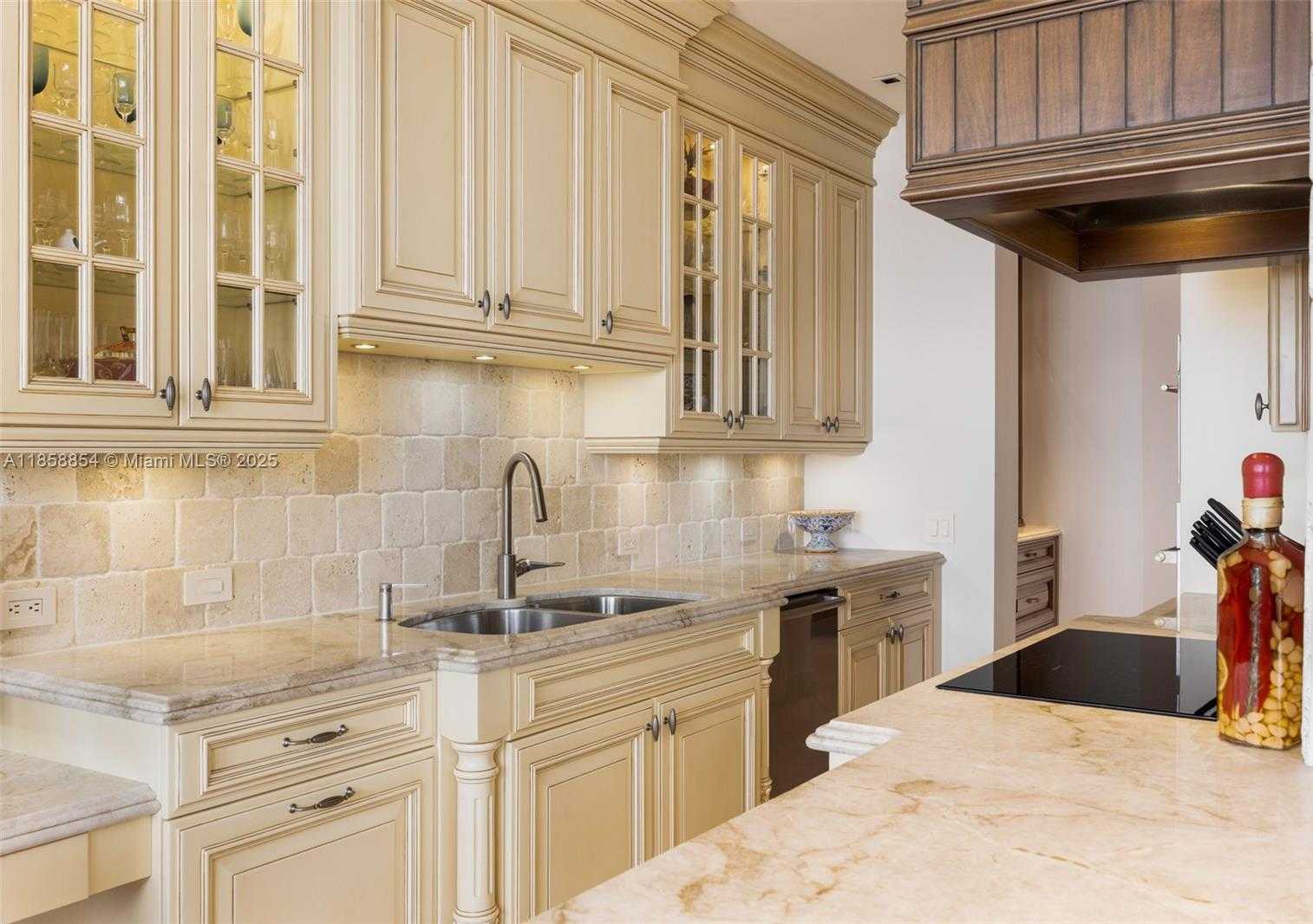 Small Image of 1581 BRICKELL AVE #T104, Miami Number 11