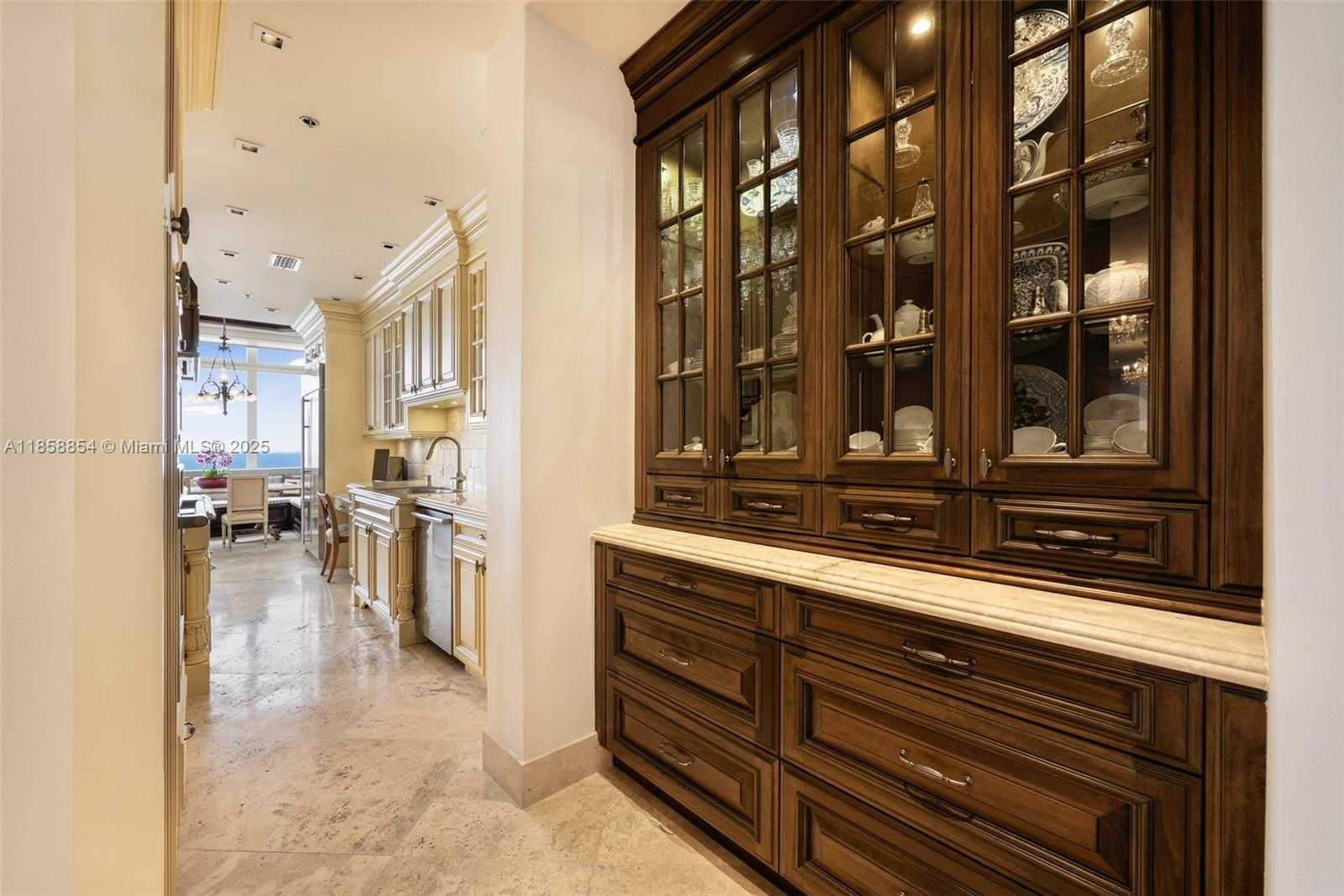 Small Image of 1581 BRICKELL AVE #T104, Miami Number 13
