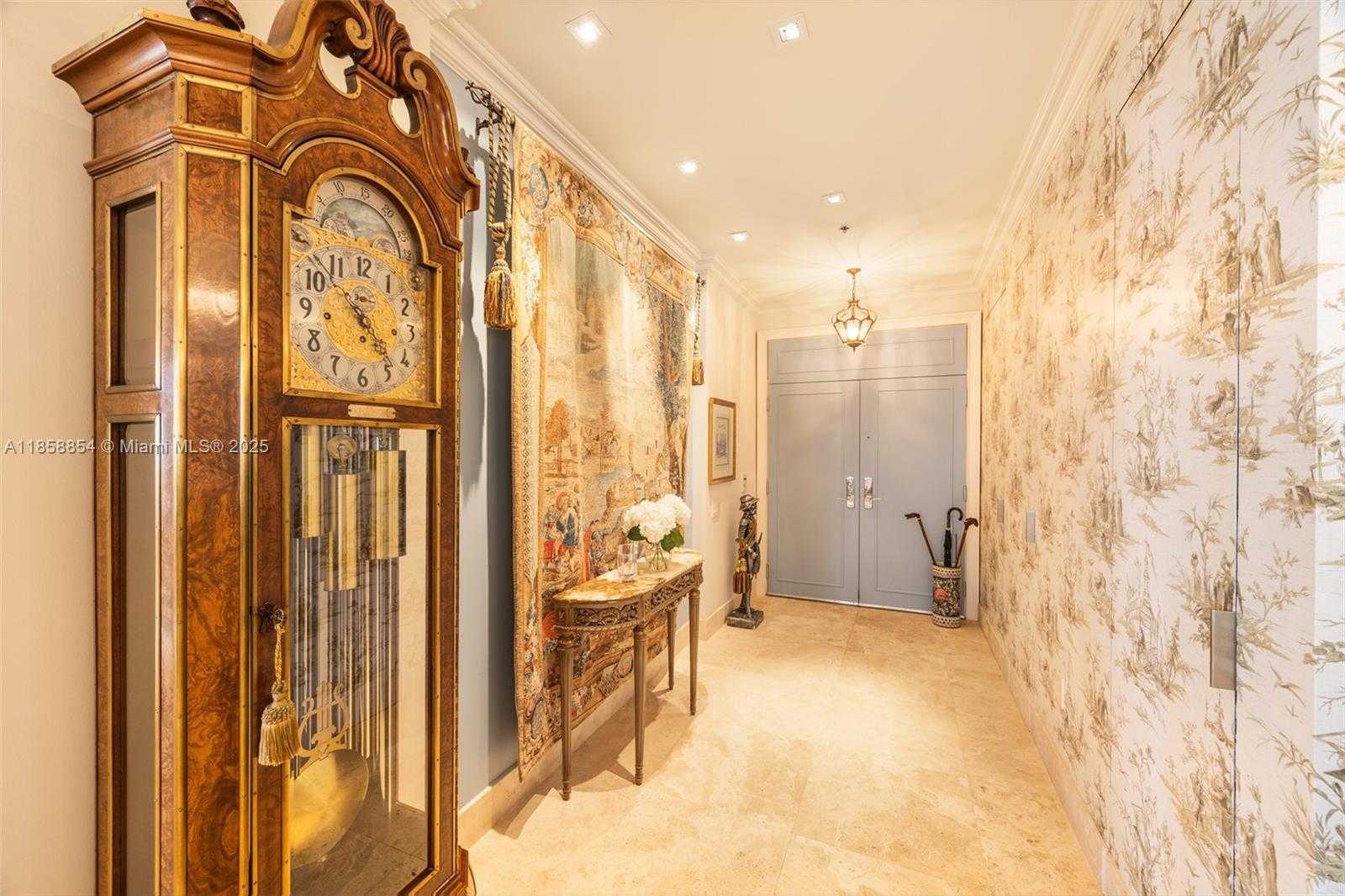 Small Image of 1581 BRICKELL AVE #T104, Miami Number 3