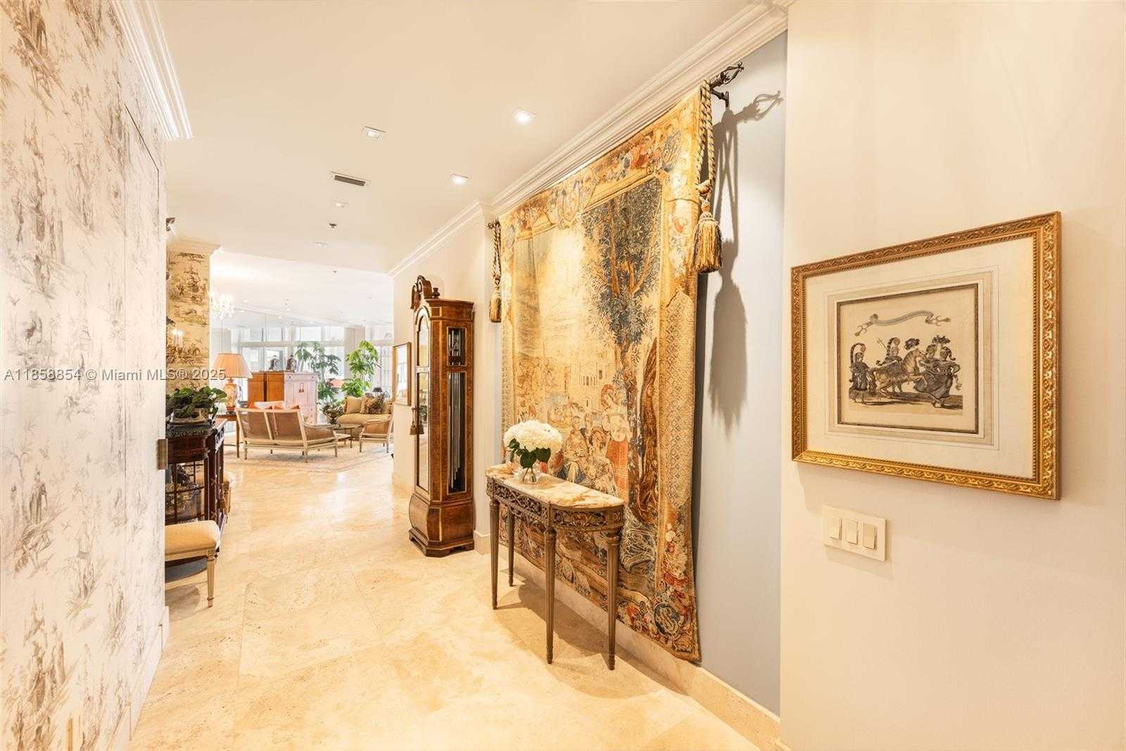 Small Image of 1581 BRICKELL AVE #T104, Miami Number 4