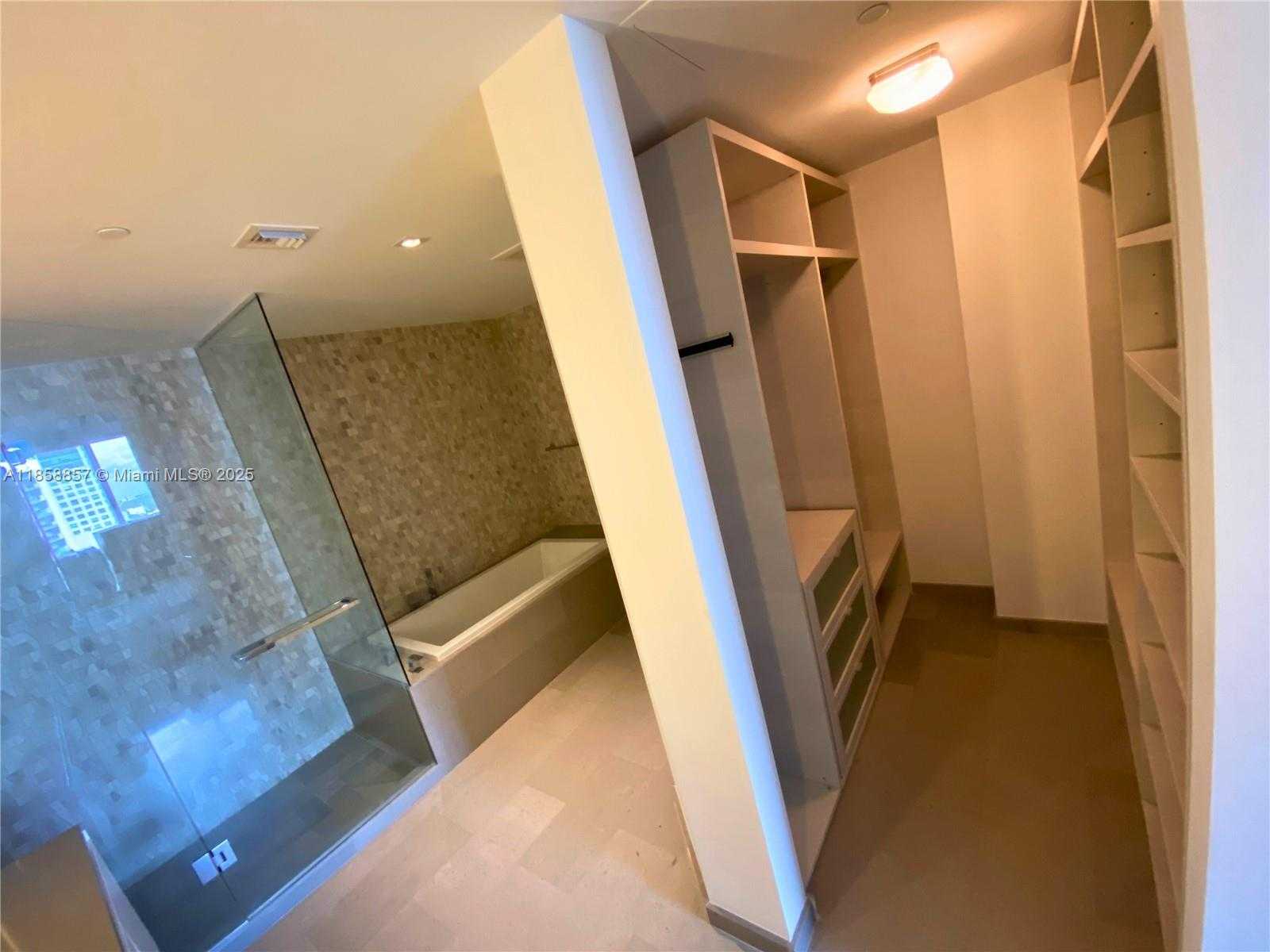 Small Image of 68 SOUTH EAST 6TH ST #1008, Miami Number 12