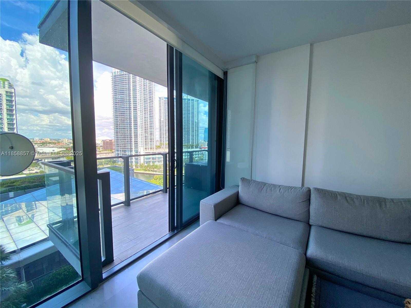 Small Image of 68 SOUTH EAST 6TH ST #1008, Miami Number 14