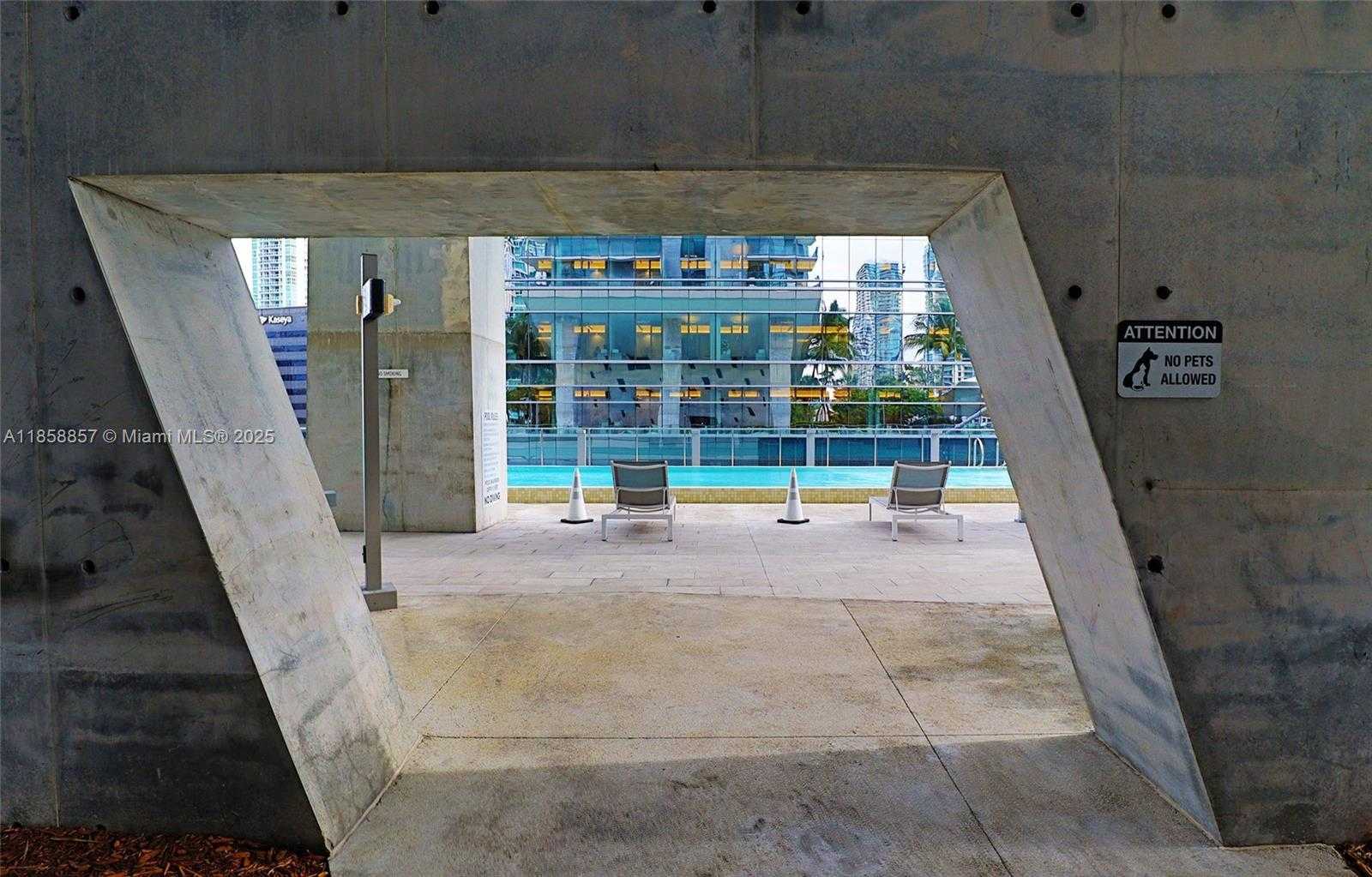 Small Image of 68 SOUTH EAST 6TH ST #1008, Miami Number 31