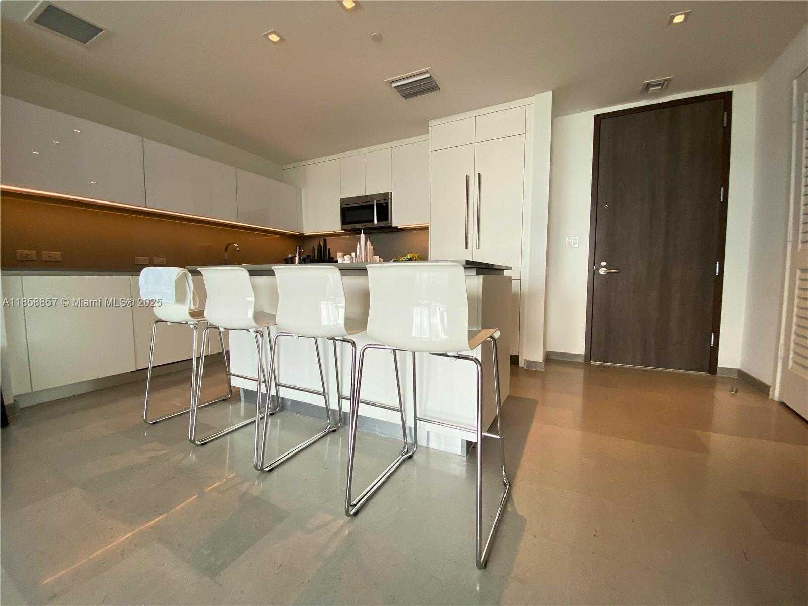 Small Image of 68 SOUTH EAST 6TH ST #1008, Miami Number 4