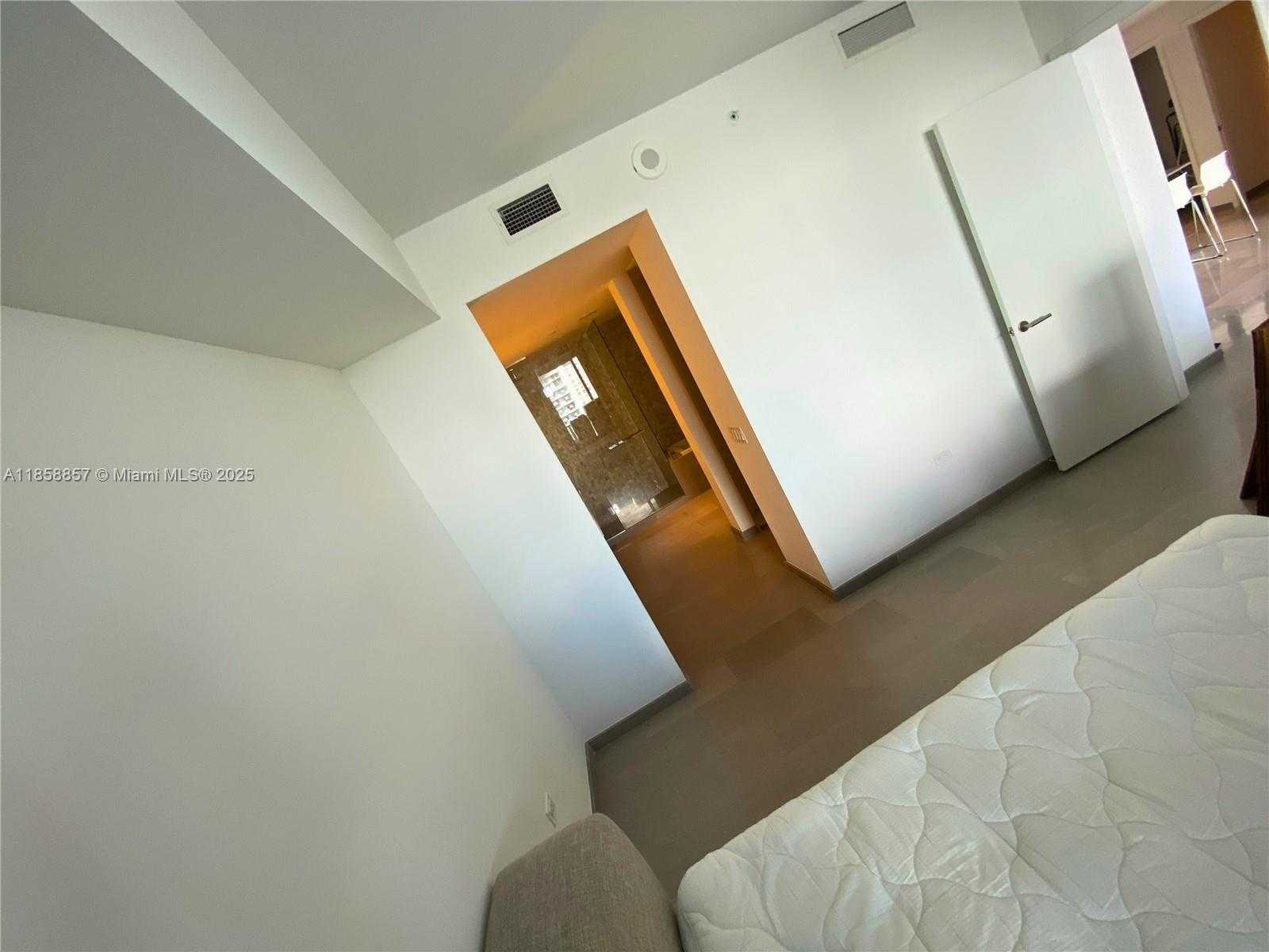 Small Image of 68 SOUTH EAST 6TH ST #1008, Miami Number 8