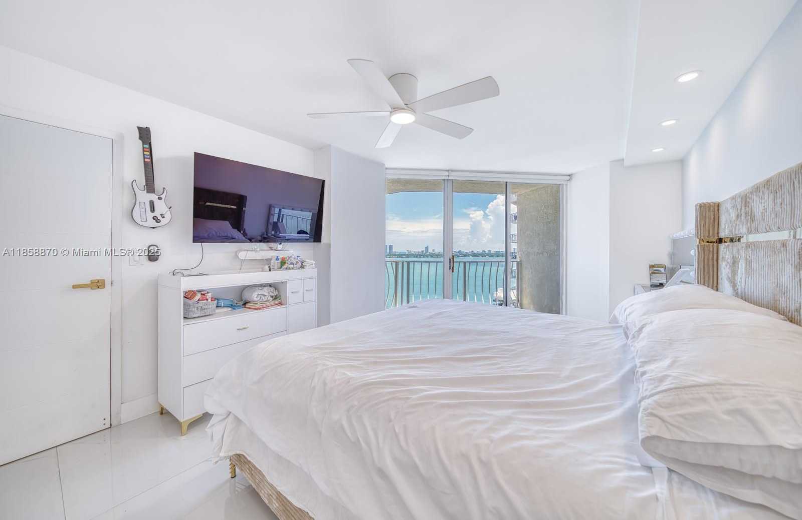 Small Image of 7601 EAST TREASURE DR #2424, North Bay Village Number 16