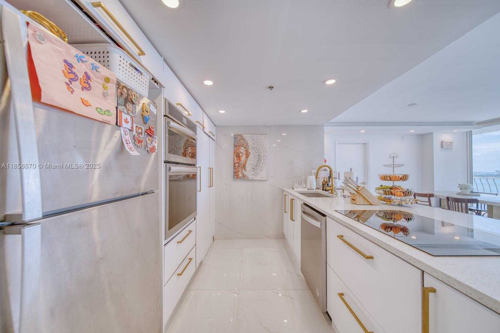 Small Image of 7601 EAST TREASURE DR #2424, North Bay Village Number 8