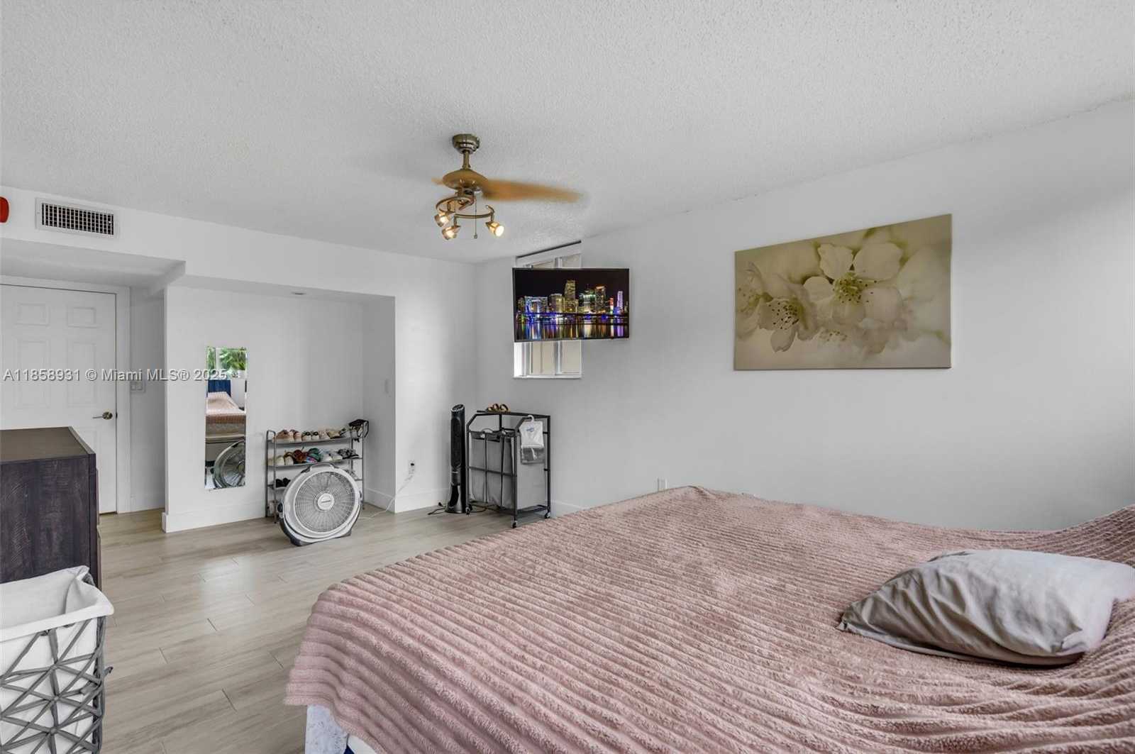 Small Image of 9735 NORTH WEST 52ND ST #223, Doral Number 14