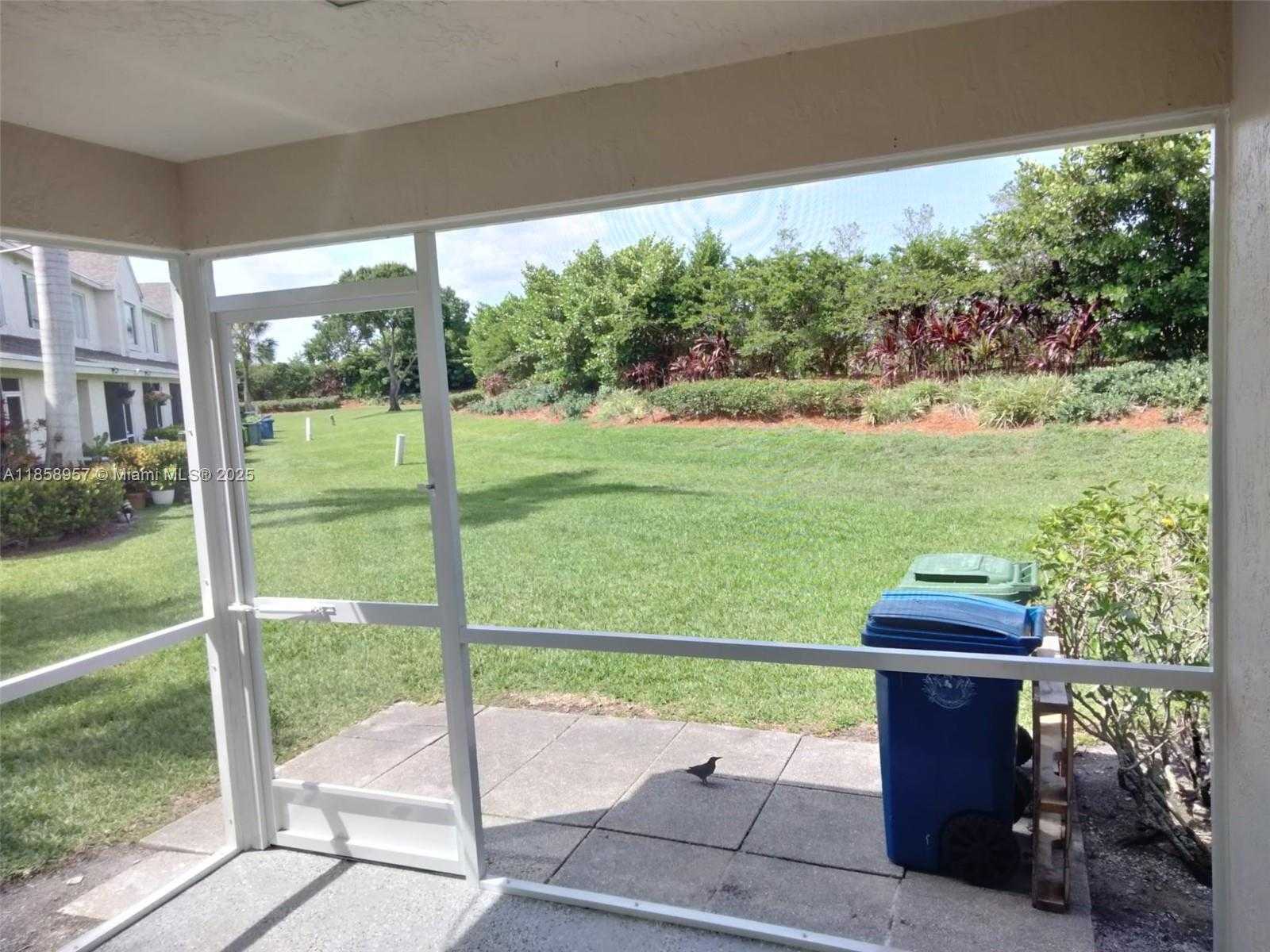 Small Image of 16731 HEMINGWAY DR, Weston Number 13