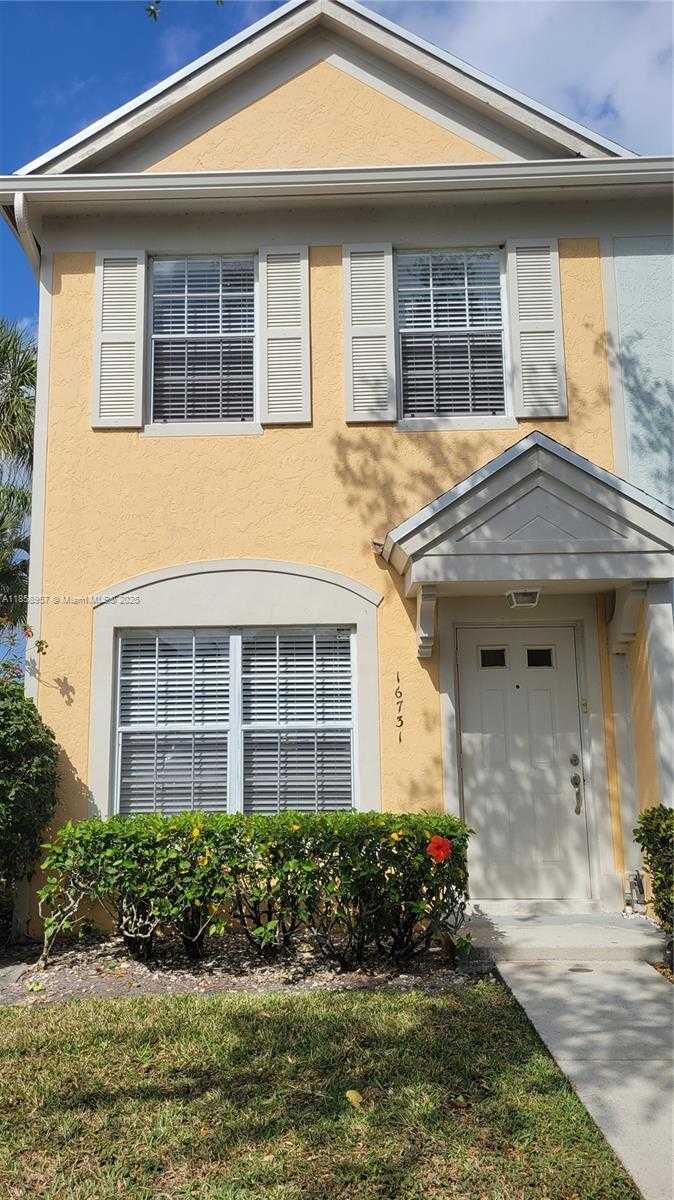Small Image of 16731 HEMINGWAY DR, Weston Number 2