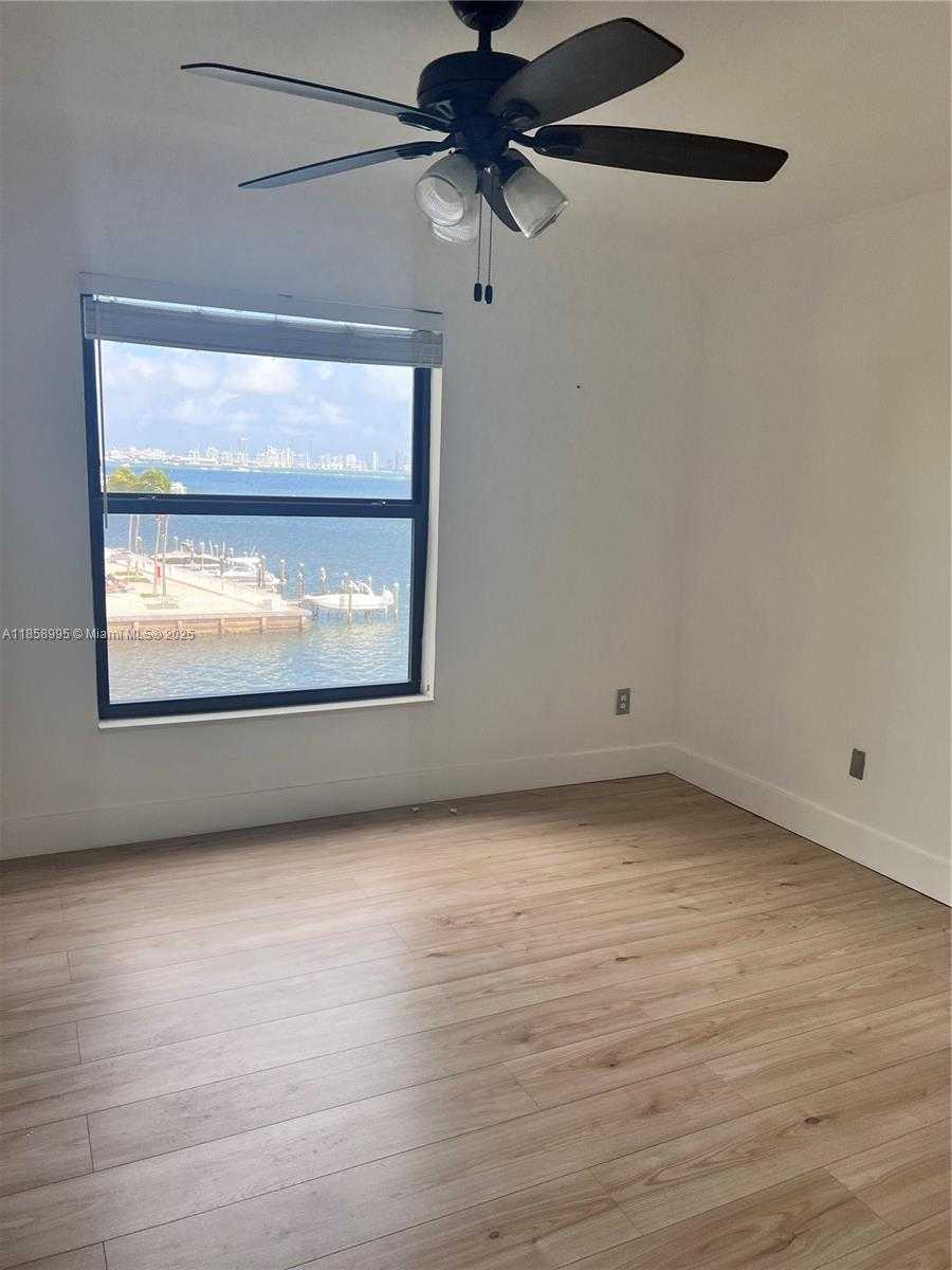 Small Image of 2201 BRICKELL AVE #75, Miami Number 3