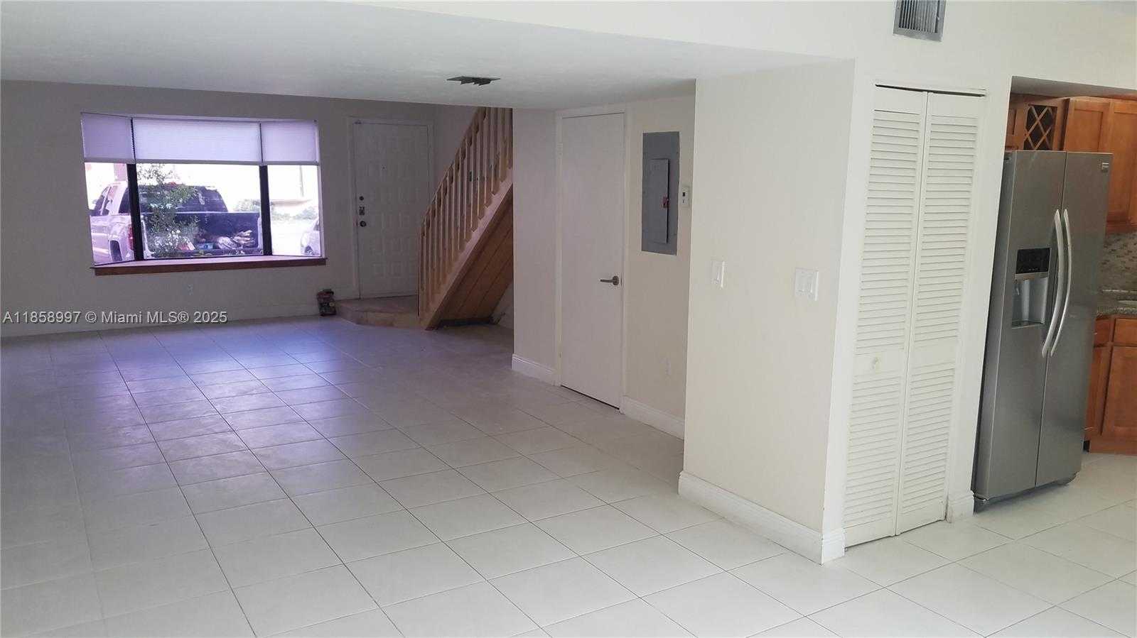 Small Image of 10142 SOUTH WEST 77TH CT #10142, Miami Number 7