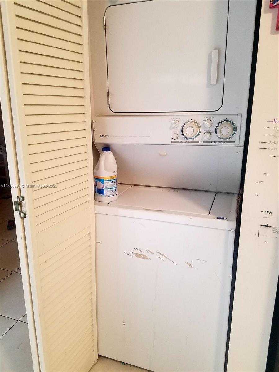 Small Image of 10142 SOUTH WEST 77TH CT #10142, Miami Number 9