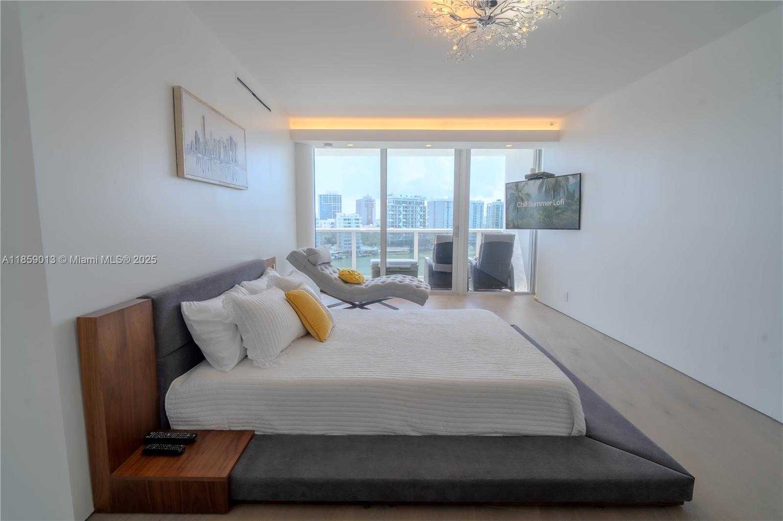 Small Image of 900 BAY DR #914, Miami Beach Number 10