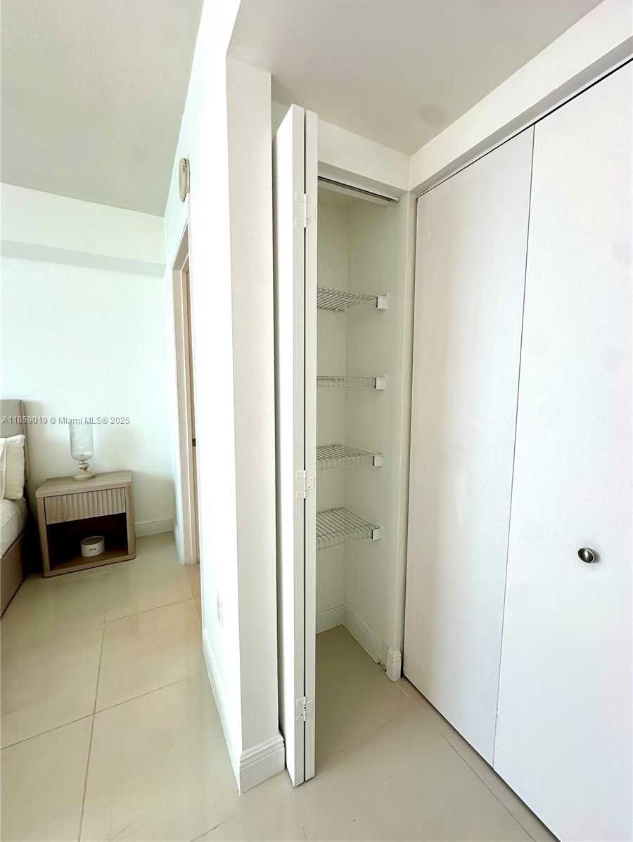 Small Image of 1861 NORTH WEST S RIVER DR #1505, Miami Number 15