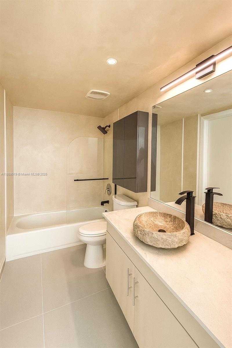 Small Image of 1861 NORTH WEST S RIVER DR #1505, Miami Number 4