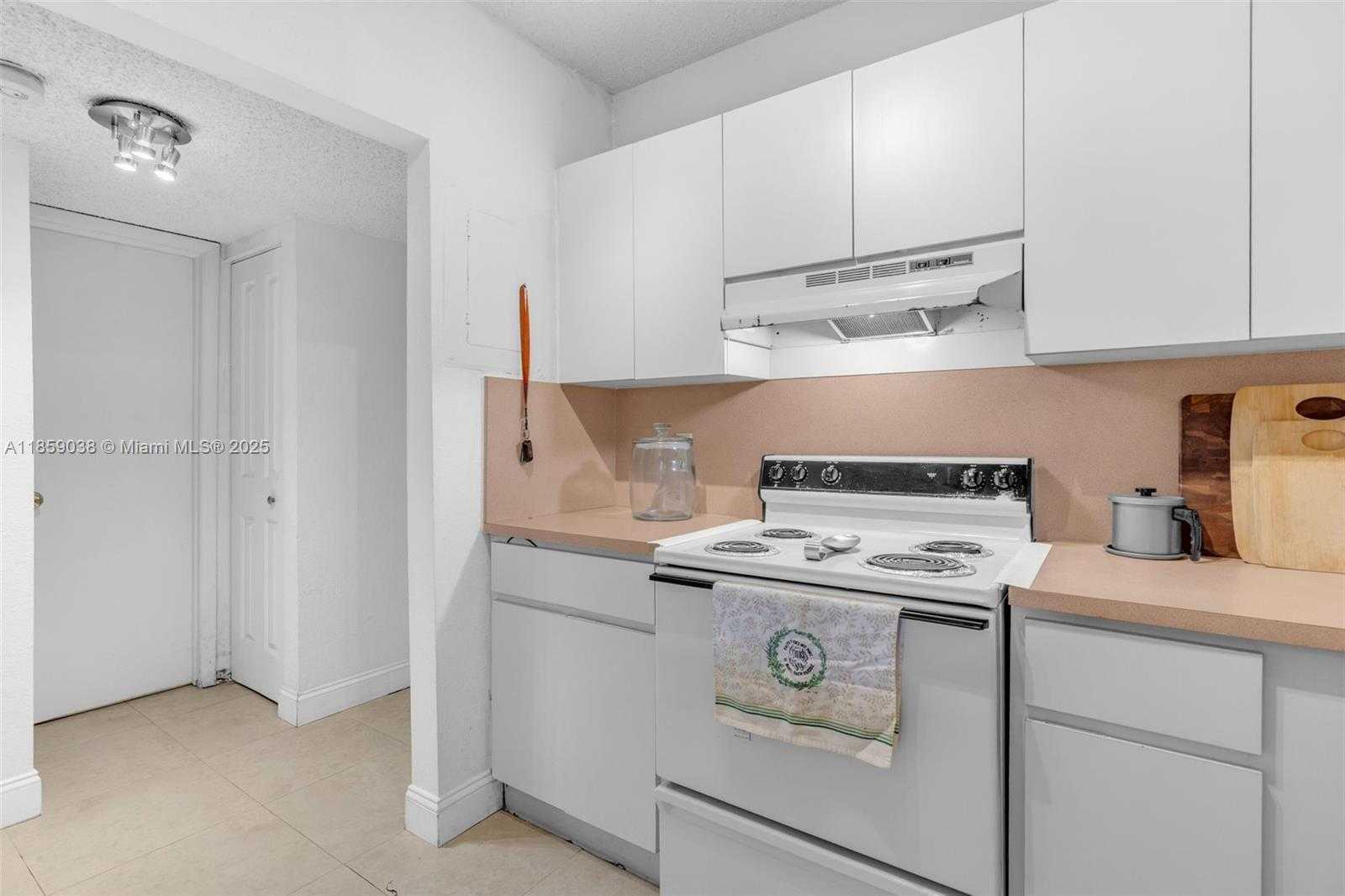Small Image of 1900 WEST 68TH ST #F302, Hialeah Number 8