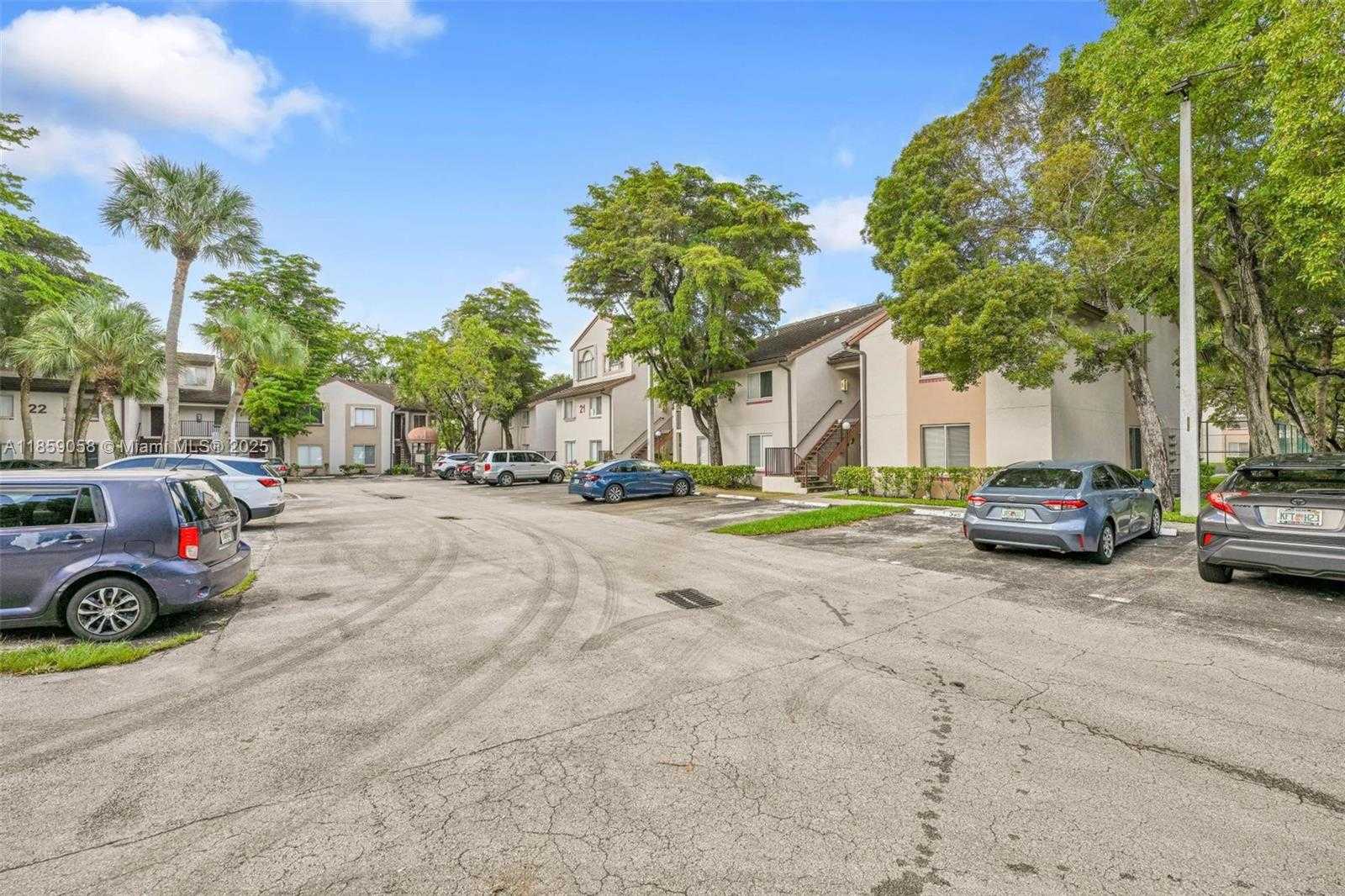 Small Image of 14006 SOUTH WEST 91ST TER #14006, Miami Number 14