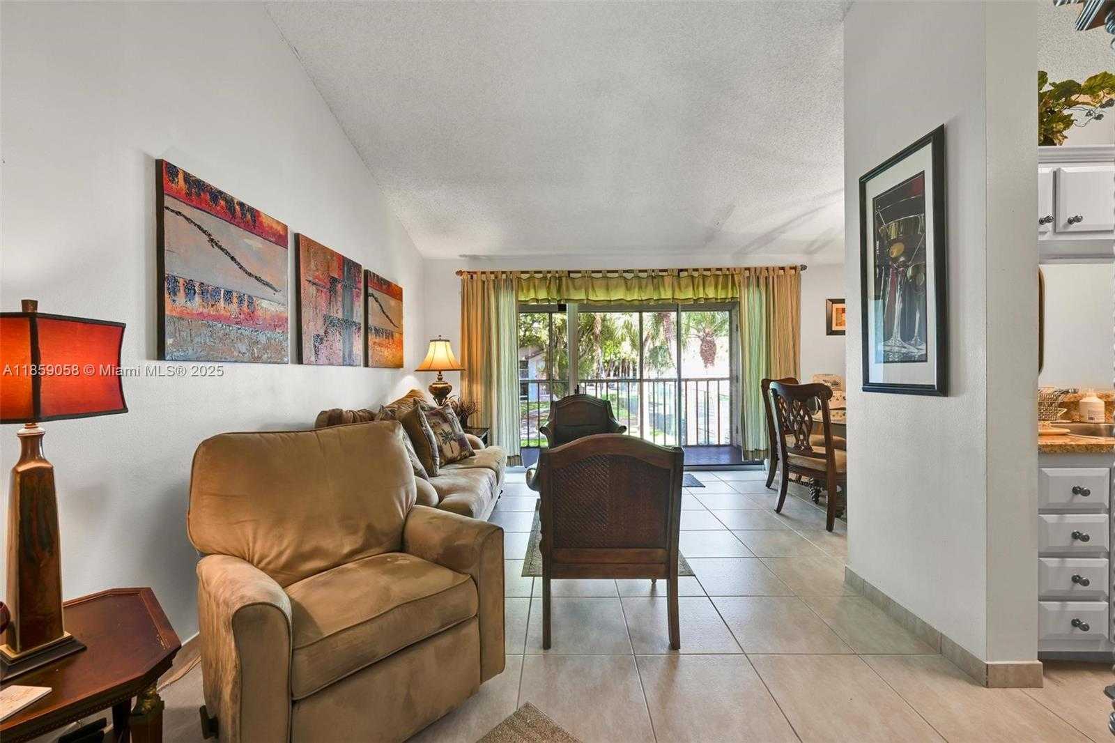 Small Image of 14006 SOUTH WEST 91ST TER #14006, Miami Number 7