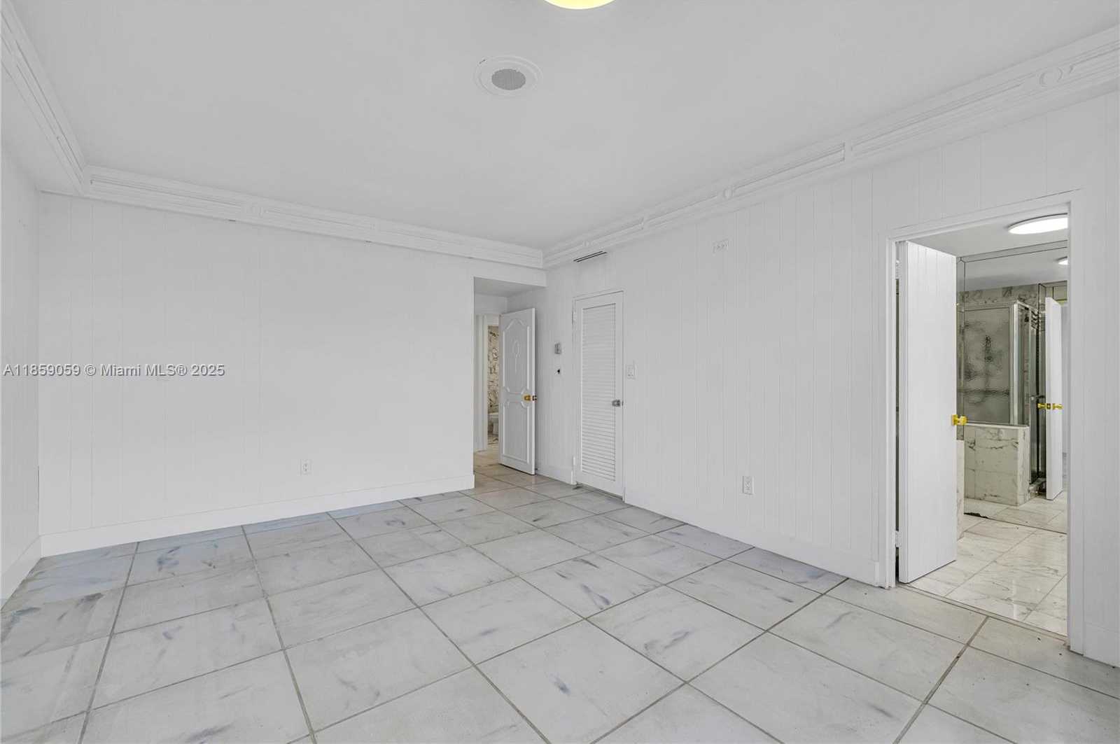 Small Image of 5255 COLLINS AVE #14D, Miami Beach Number 11